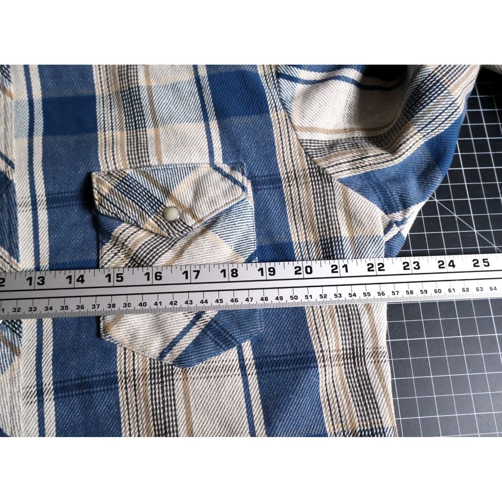 Wrangler VINTAGE Wrangler Western Shirt Men's L Gray Blue Plaid Pearl Snap VTG Size US L / EU 52-54 / 3 - 5 Thumbnail