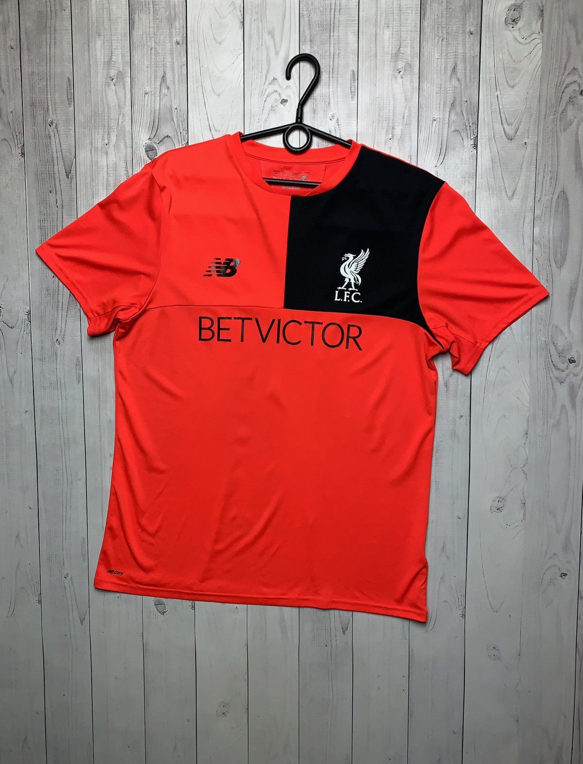 Vintage Vintage Liverpool soccer jersey size L new balance Size US L / EU 52-54 / 3 - 1 Thumbnail