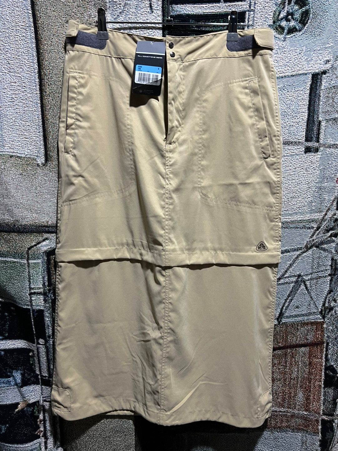 Nike ACG (SOLD OUT)Nike ACG Convertible Skirt Size 28" / US 6 / IT 42 - 1 Thumbnail