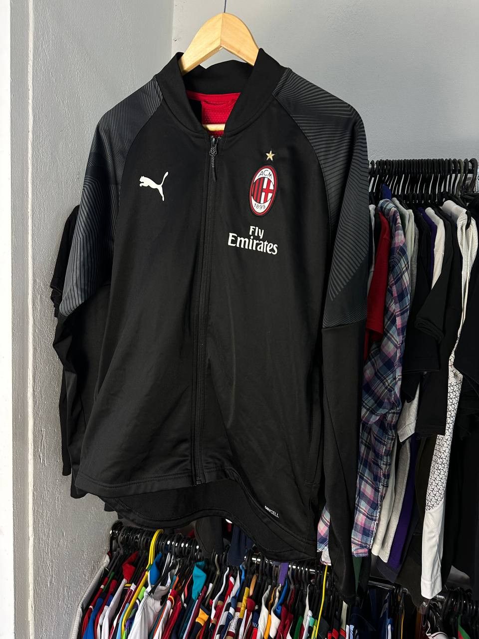 Other AC MILAN PUMA SOCCER SWEATSHIRT Size US M / EU 48-50 / 2 - 2 Thumbnail