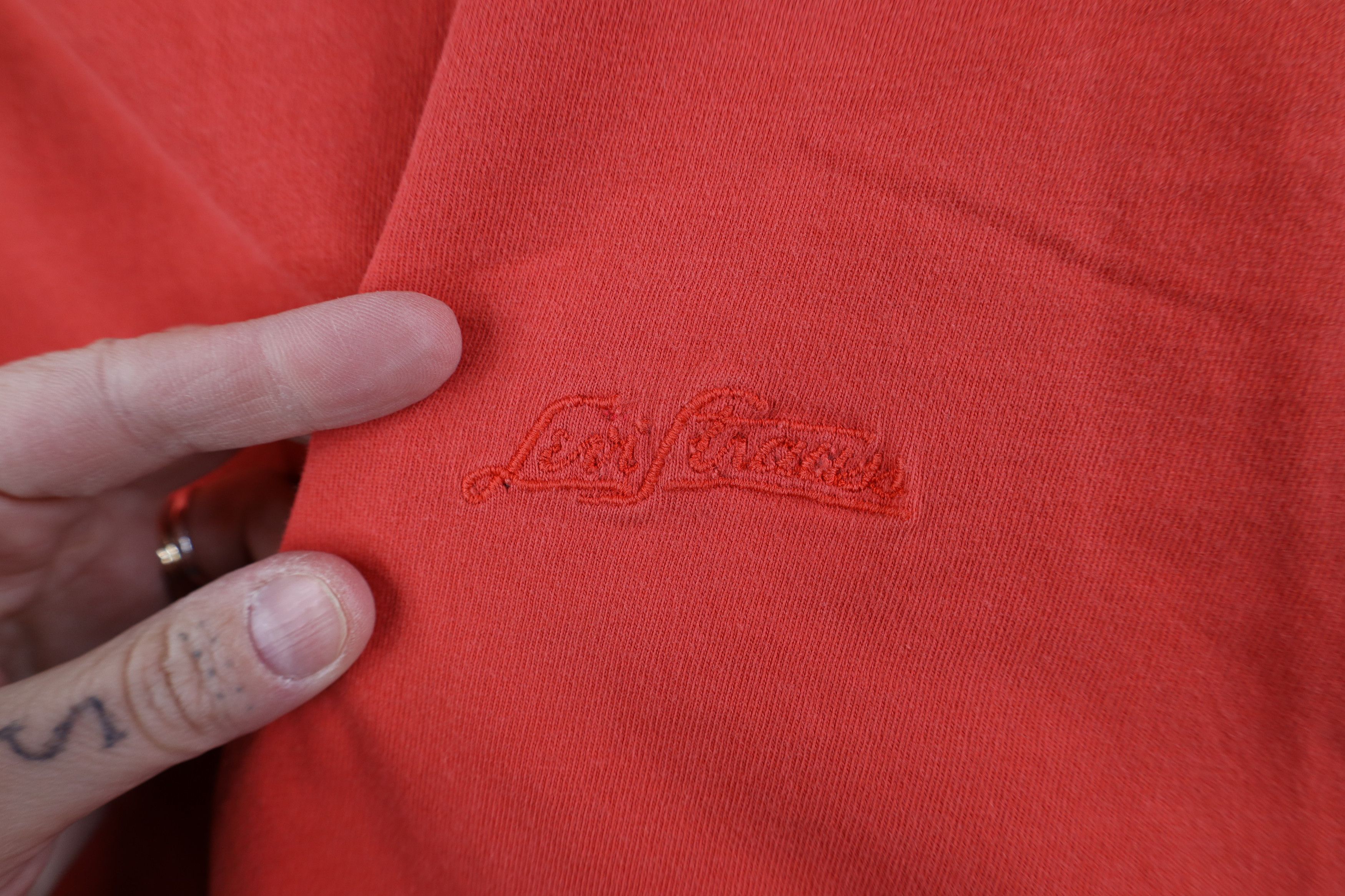 Levi's Vintage 90s Levis Spell Baggy Boxy Fit T-Shirt Salmon Pink Size US M / EU 48-50 / 2 - 4 Thumbnail