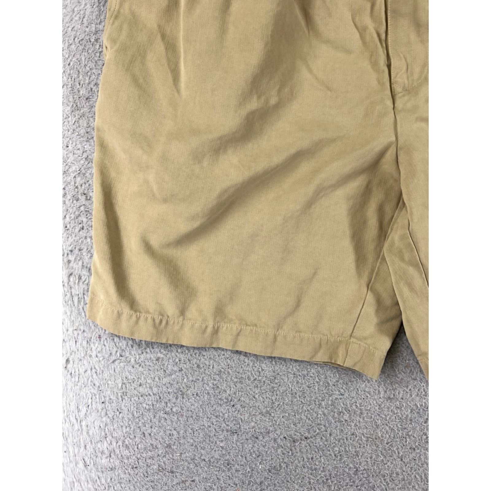 Tommy Bahama Tommy Bahama Shorts Adult 36 Beige Silk Bermuda Pleated Beach Vacation Size US 36 / EU 52 - 3 Thumbnail