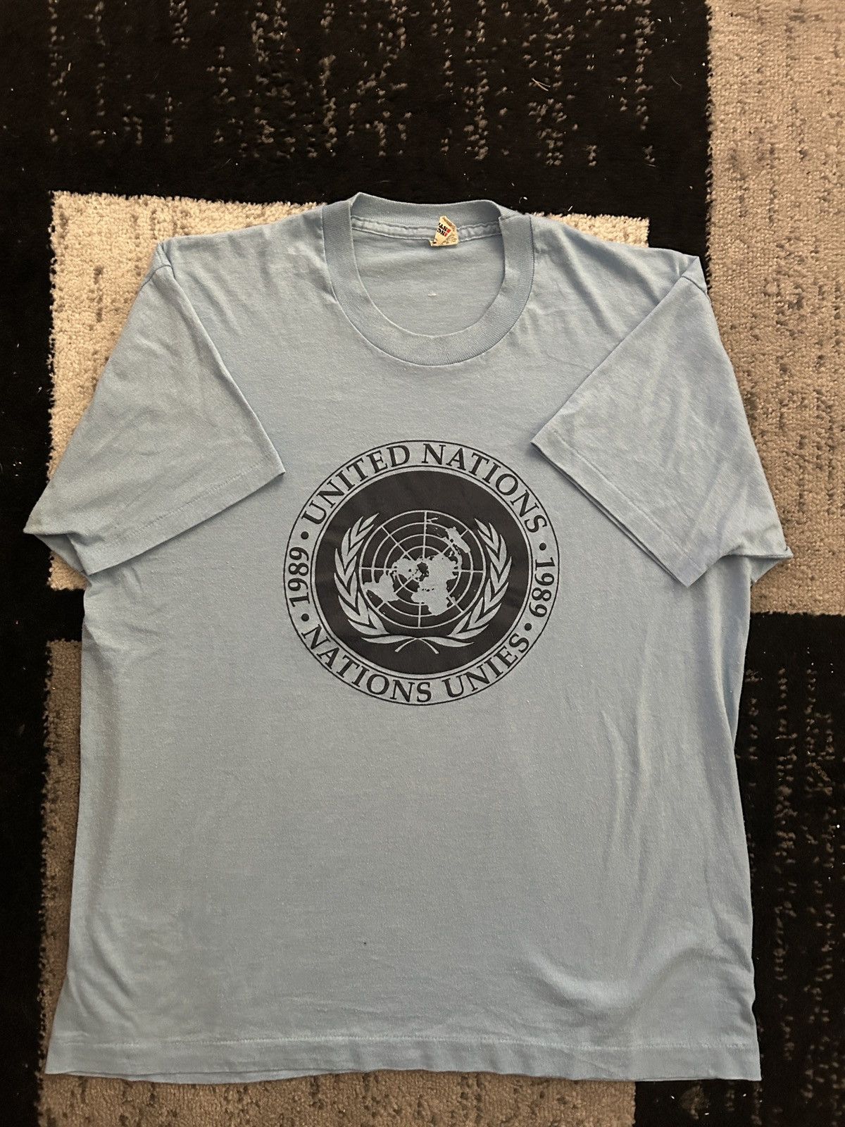 Vintage Vintage 80s United Nations T Shirt Xl New York USA VTG Size US L / EU 52-54 / 3 - 2 Thumbnail
