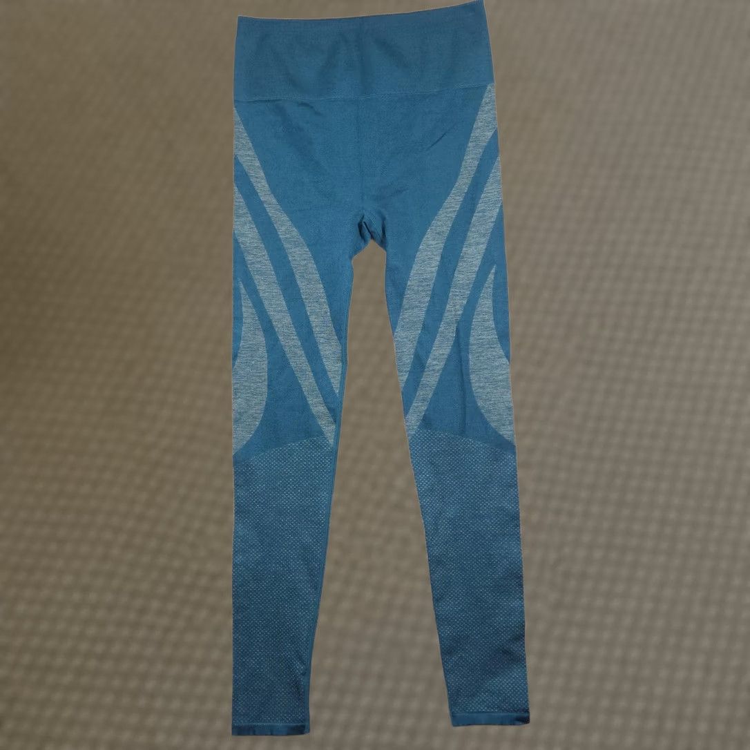 Fabletics VINTAGE Fabletics Leggings Womens S Blue Seamless High Rise Ankle Yoga Athletic Size 28" / US 6 / IT 42 - 1 Thumbnail