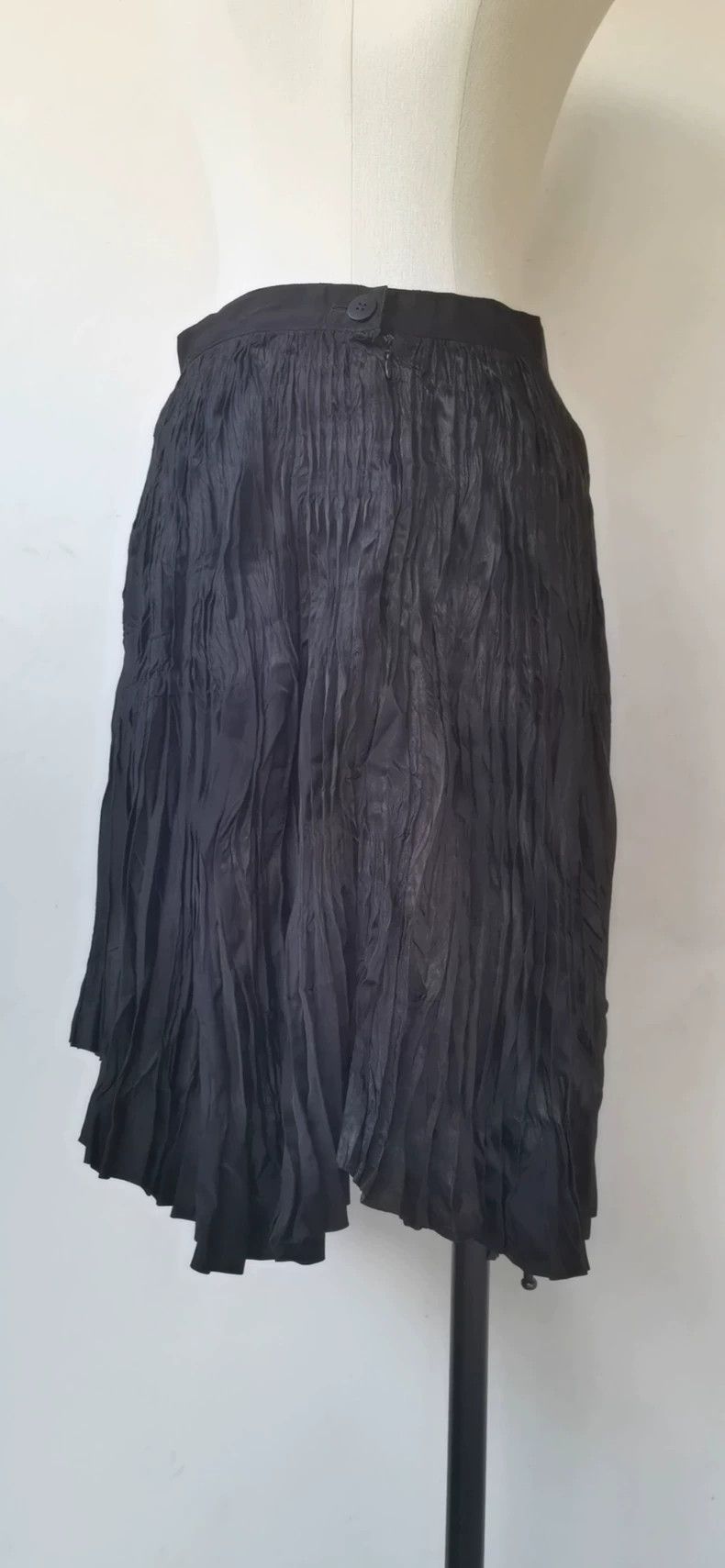 Issey Miyake issey miyake Black pleated skirt Size 42" / US 20 - 1 Thumbnail