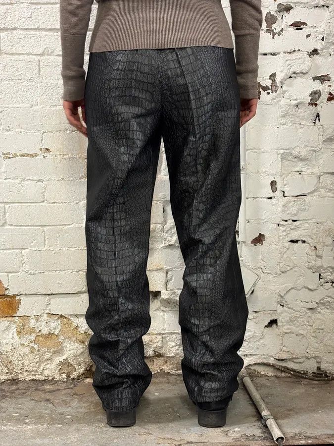 Jean Paul Gaultier 2000s Jean Paul Gaultier Black Crocodile Embossed Pants Size 26" / US 2 / IT 38 - 3 Thumbnail
