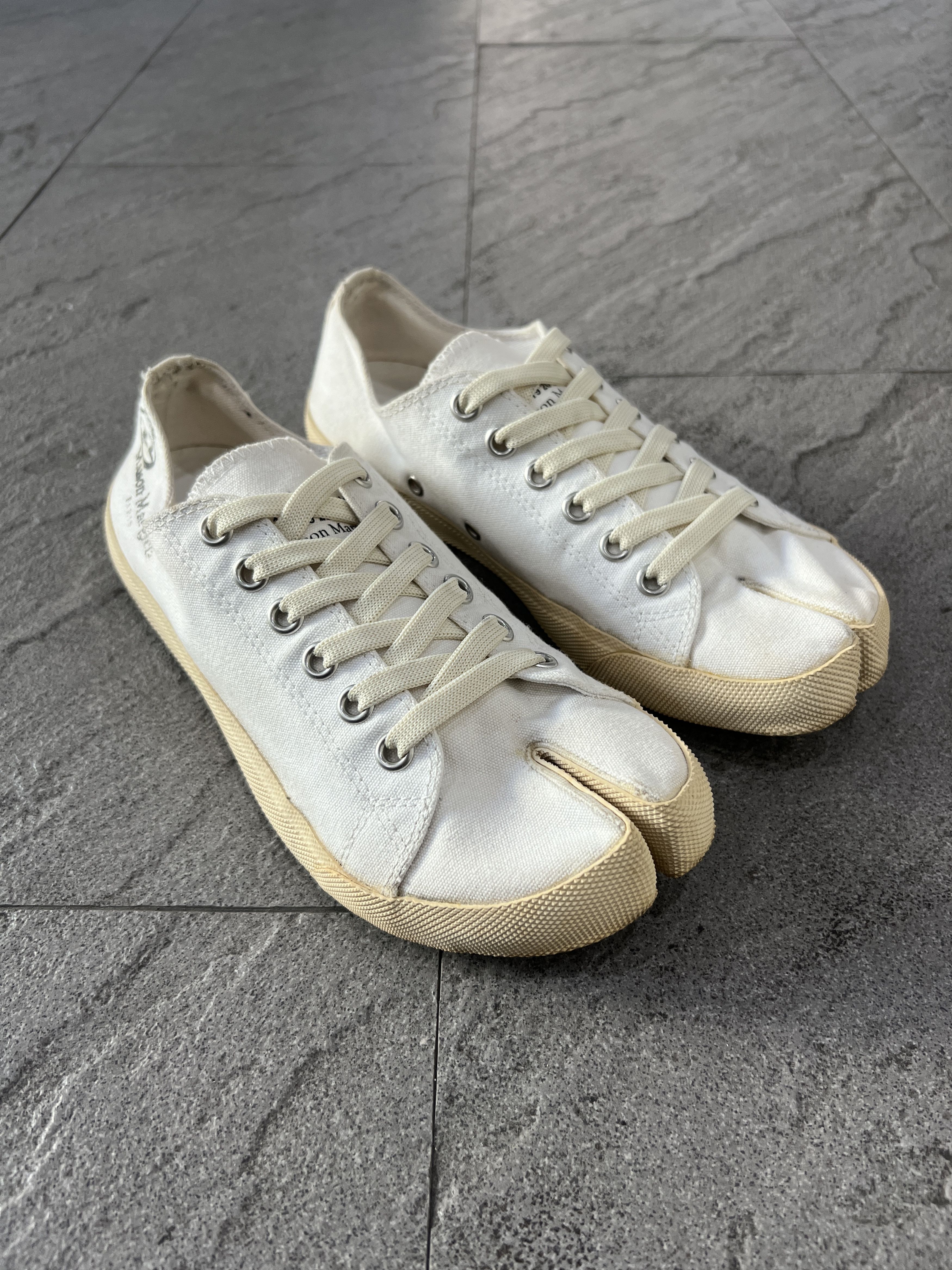 Maison Margiela Maison Margiela Tabi Canvas Low Top Sneaker White Gum EU40 Size US 7 / EU 40 - 3 Thumbnail