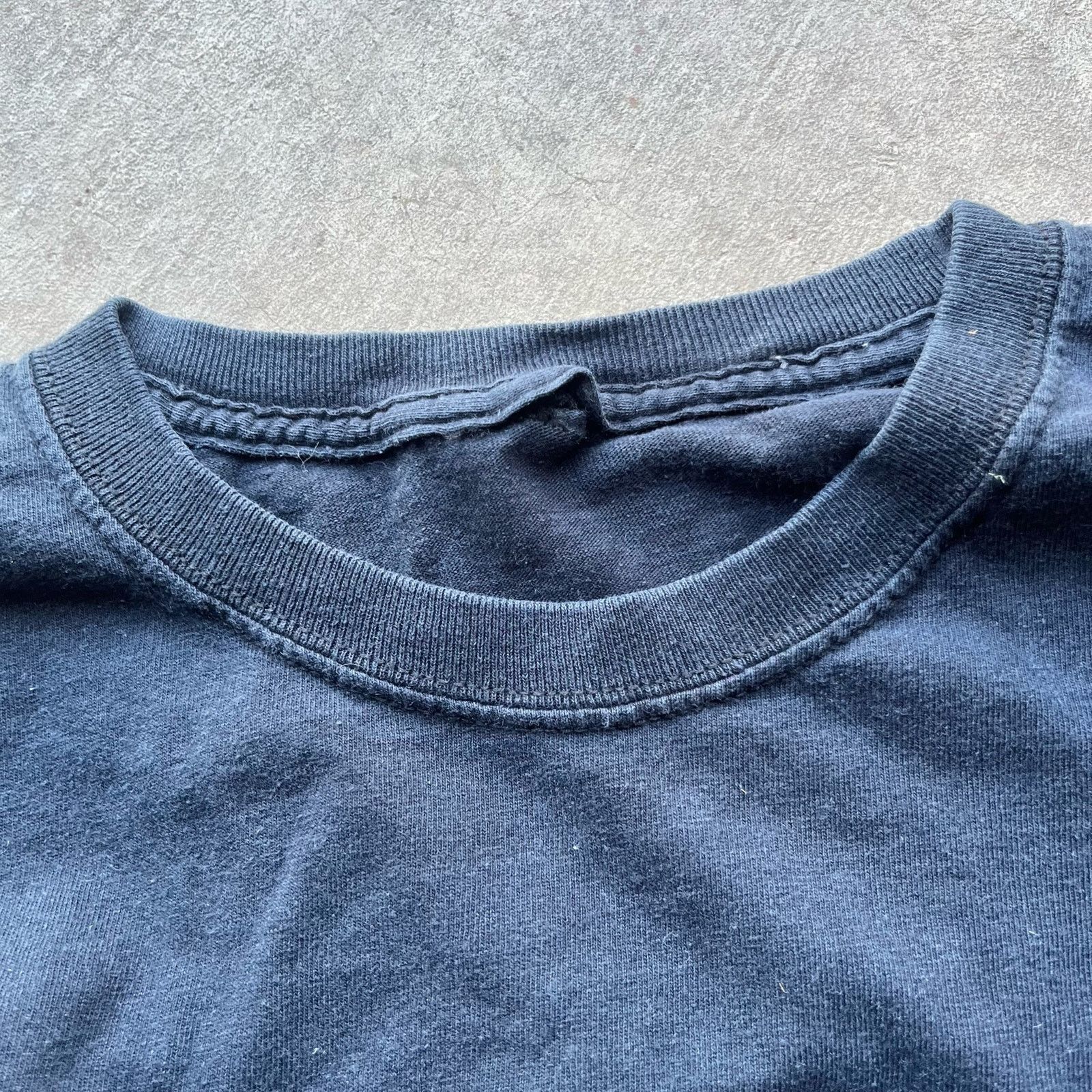 Vintage vintage y2k blue black tee shirt size medium Size US M / EU 48-50 / 2 - 4 Thumbnail
