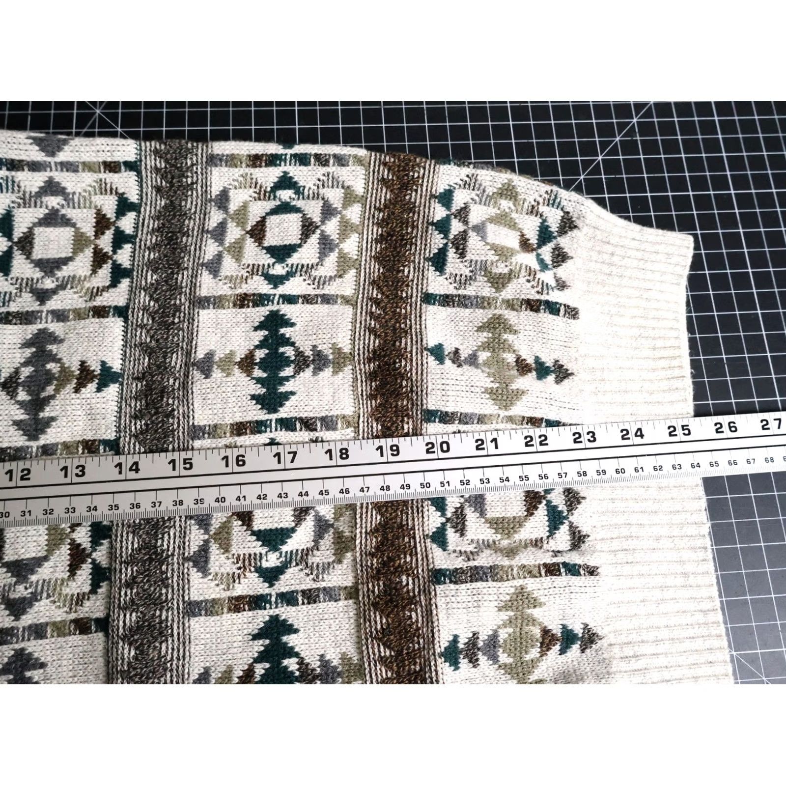 Vintage VINTAGE St. John's Bay Sweater Men's XL Gray Geometric Knit 90s Southwestern Aztec Size US XL / EU 56 / 4 - 7 Thumbnail