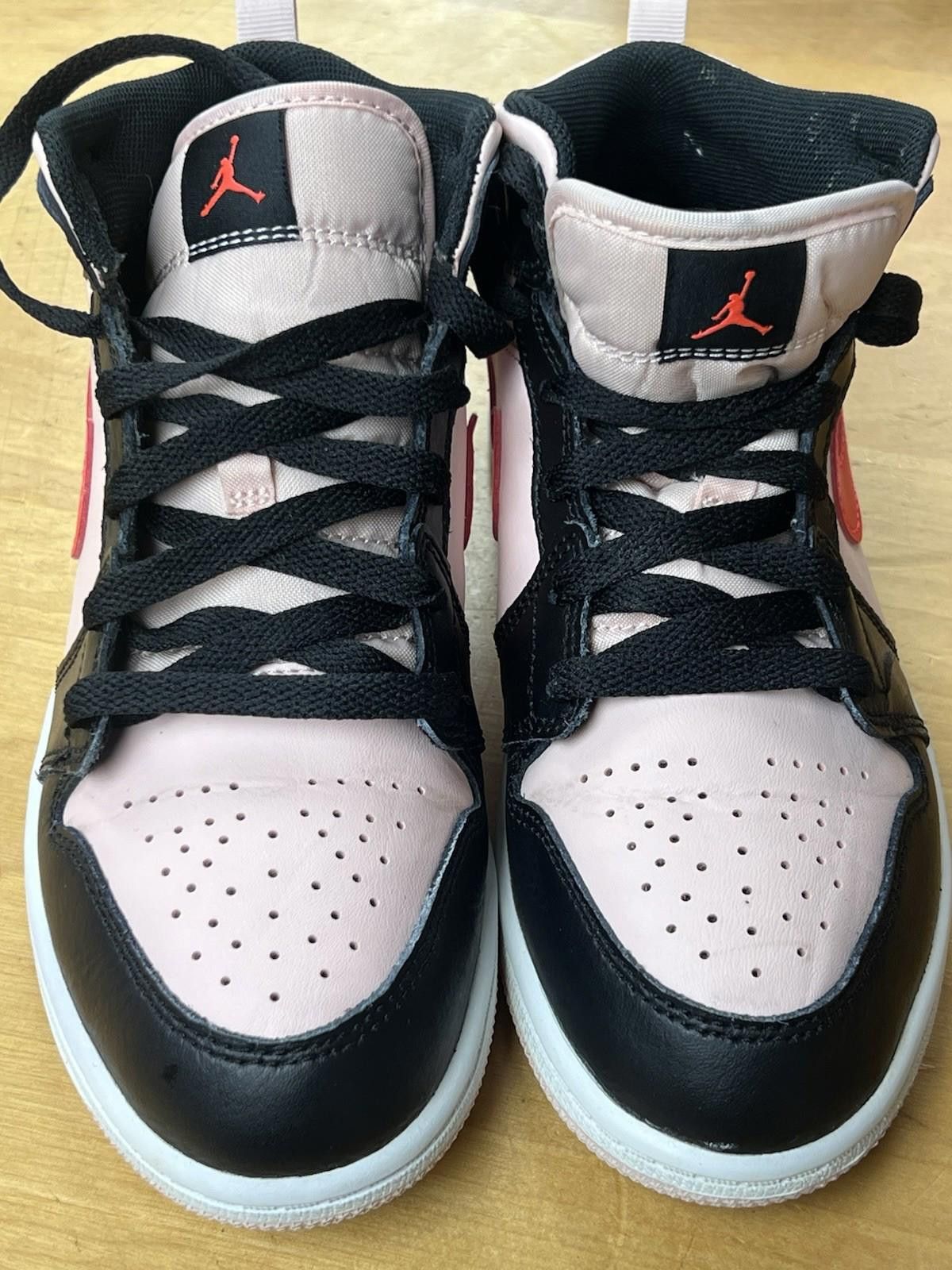 Nike Nike Air Jordan 1 Mid Sz 3Y 640734-604 Basketball Shoes Size US 5 / EU 37 - 2 Thumbnail