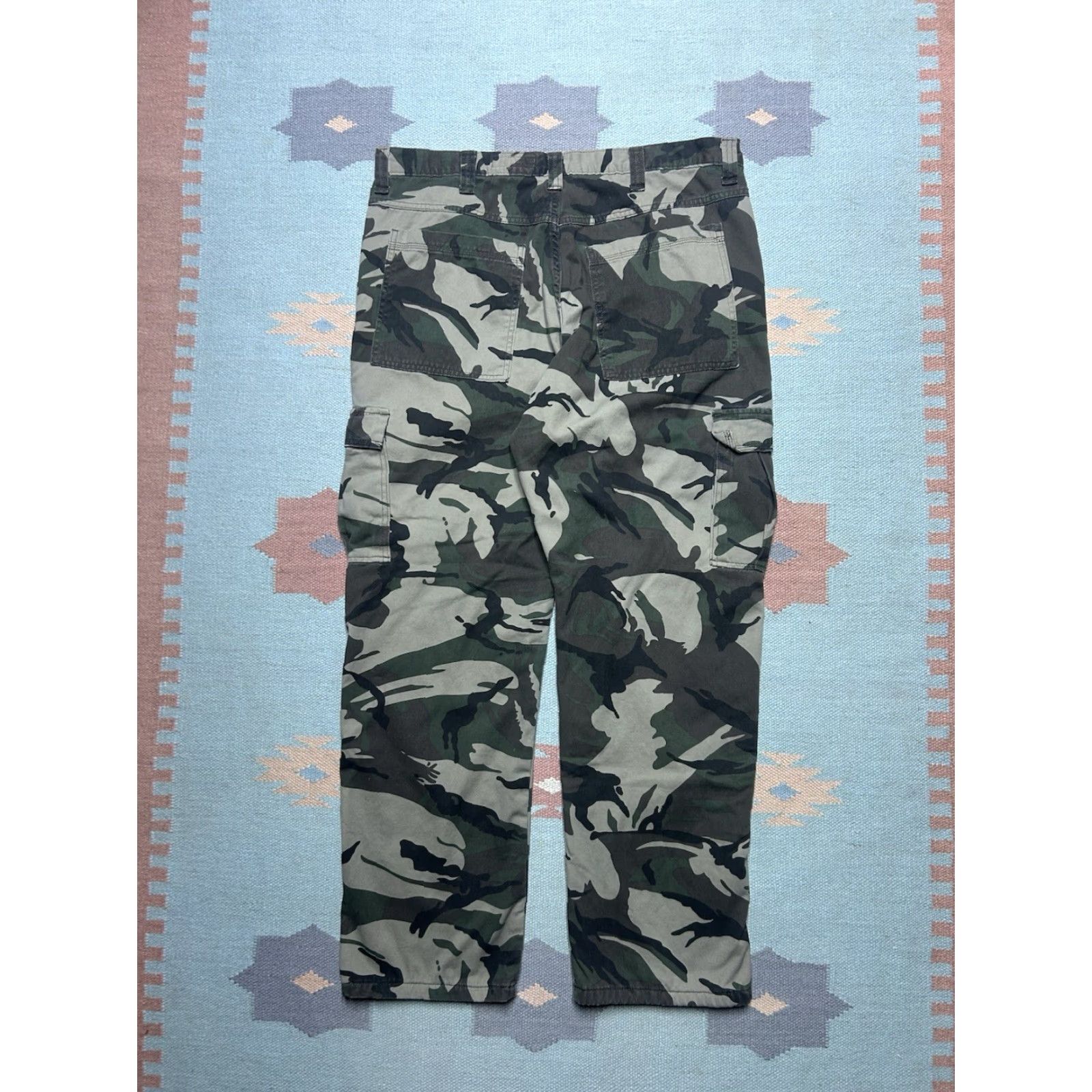 Wrangler VINTAGE Wrangler fleece lined camo cargo pants relaxed fit woodland 38x31 Men's Pants Size US 38 / EU 54 - 6 Thumbnail