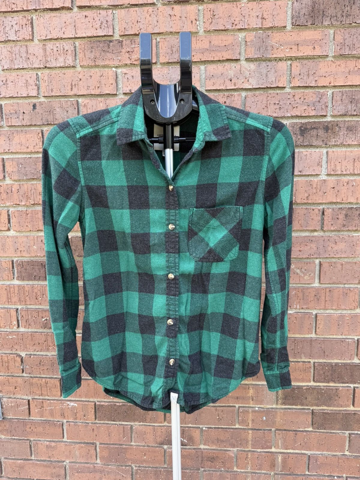 American Eagle Outfitters American Eagle Green & Black Plaid Flannel Shirt Boyfriend Size XS / US 0-2 / IT 36-38 - 1 Thumbnail
