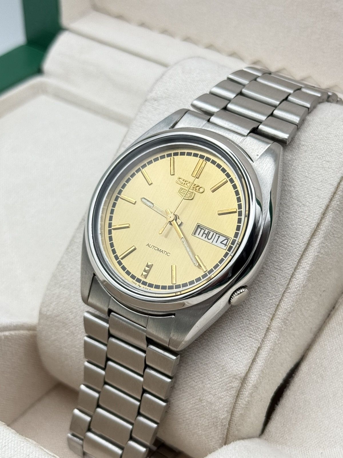 Jewelry Seiko 5 Automatic Wristwatch Japan Movement Golden Dial Size 36 - 5 Thumbnail
