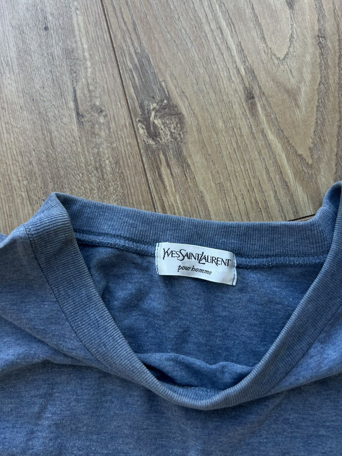 Yves Saint Laurent 00’s YSL RARE SMALL LOGO OLD MONEY TEE Size US M / EU 48-50 / 2 - 5 Thumbnail