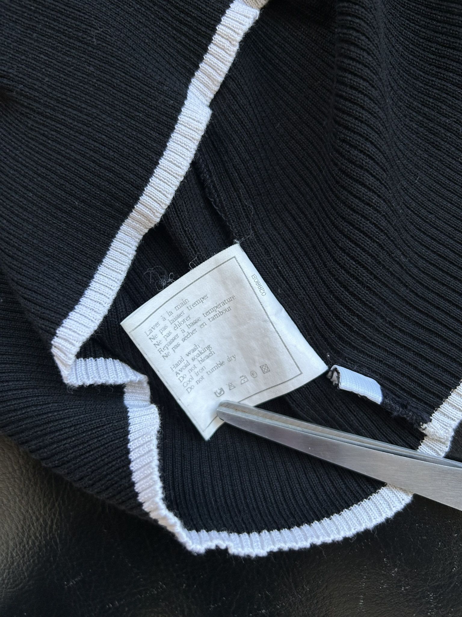 Chanel SS1995 Chanel double breasted button up tank top Size M / US 6-8 / IT 42-44 - 19 Thumbnail