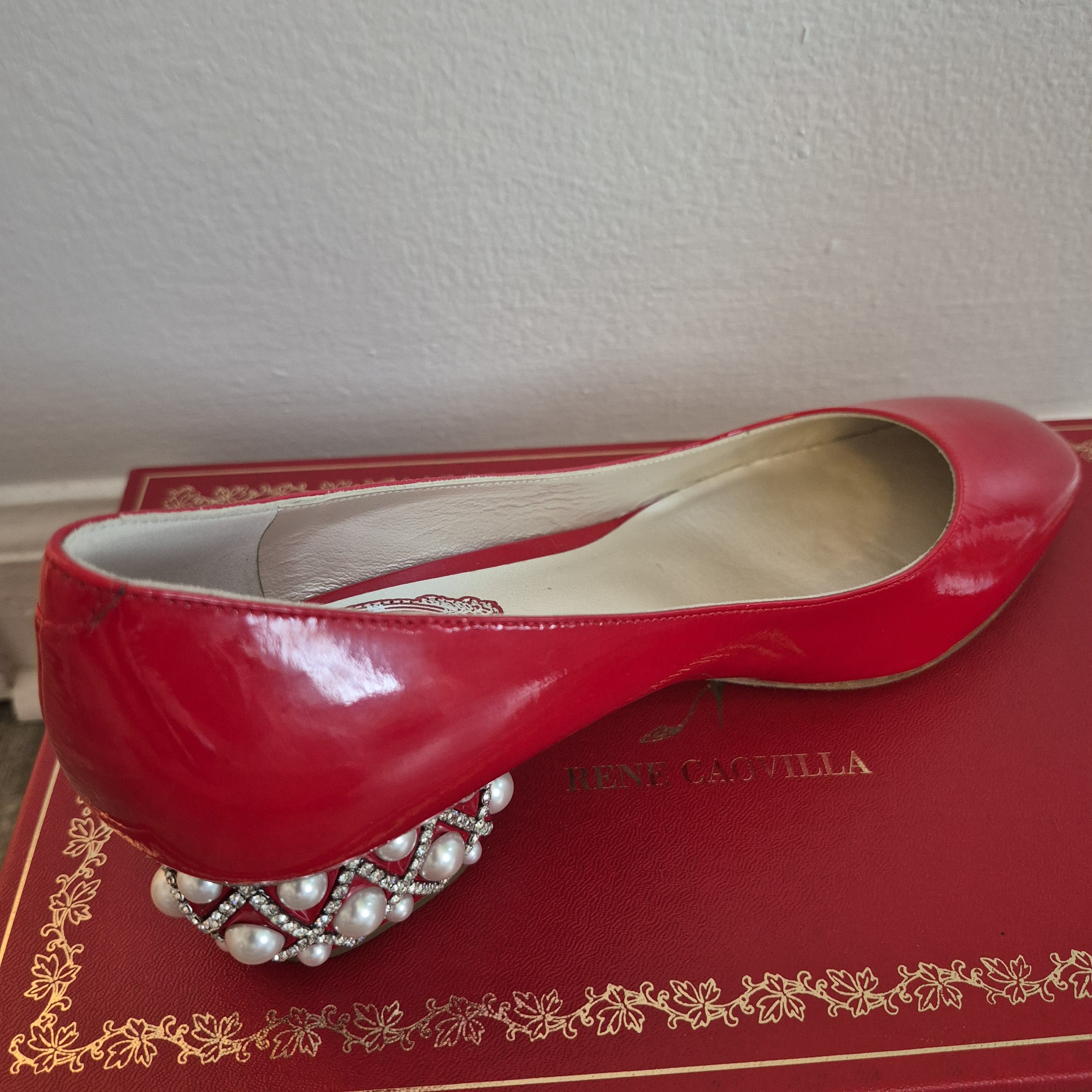 Rene Caovilla Rene Caovilla Lady Perla embellished patent-leather pumps Size US 5 / IT 35 - 4 Thumbnail