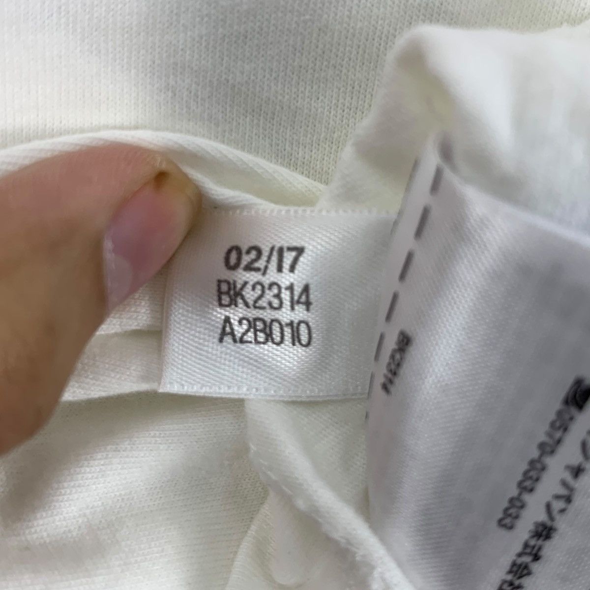 Adidas ADIDAS ORIGINALS 3 STRIPES Box Logo Rainbow Tee Shirt Top Size XS / US 0-2 / IT 36-38 - 13 Thumbnail
