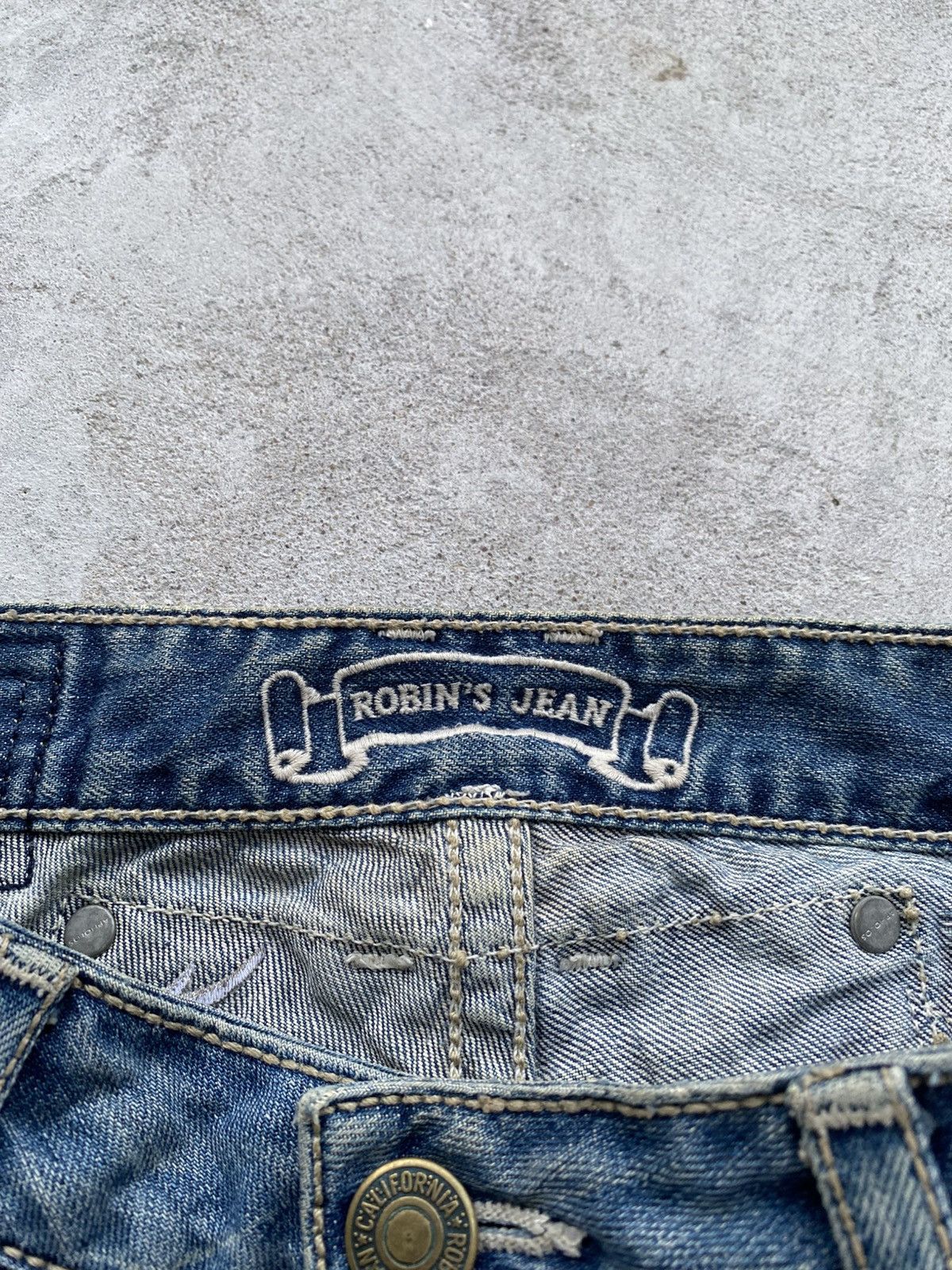 Robins Jeans ROBINS JEAN COMPARED TO WHO SKULL STUDDED JEANS Size US 29 - 12 Thumbnail