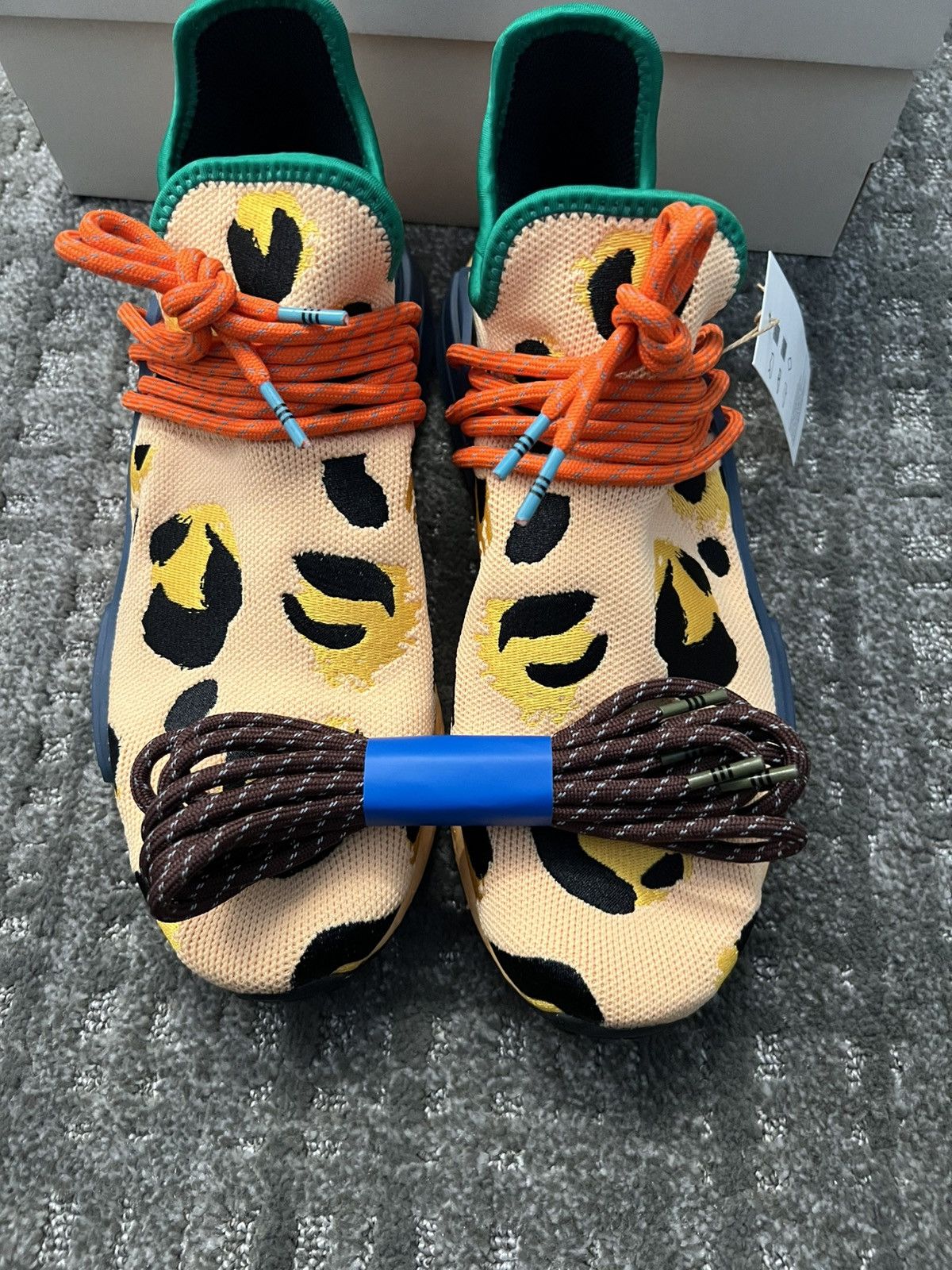 Adidas × Humanrace × Pharrell Pharrell Williams HU NMD Size US 9.5 / EU 42-43 - 2 Thumbnail
