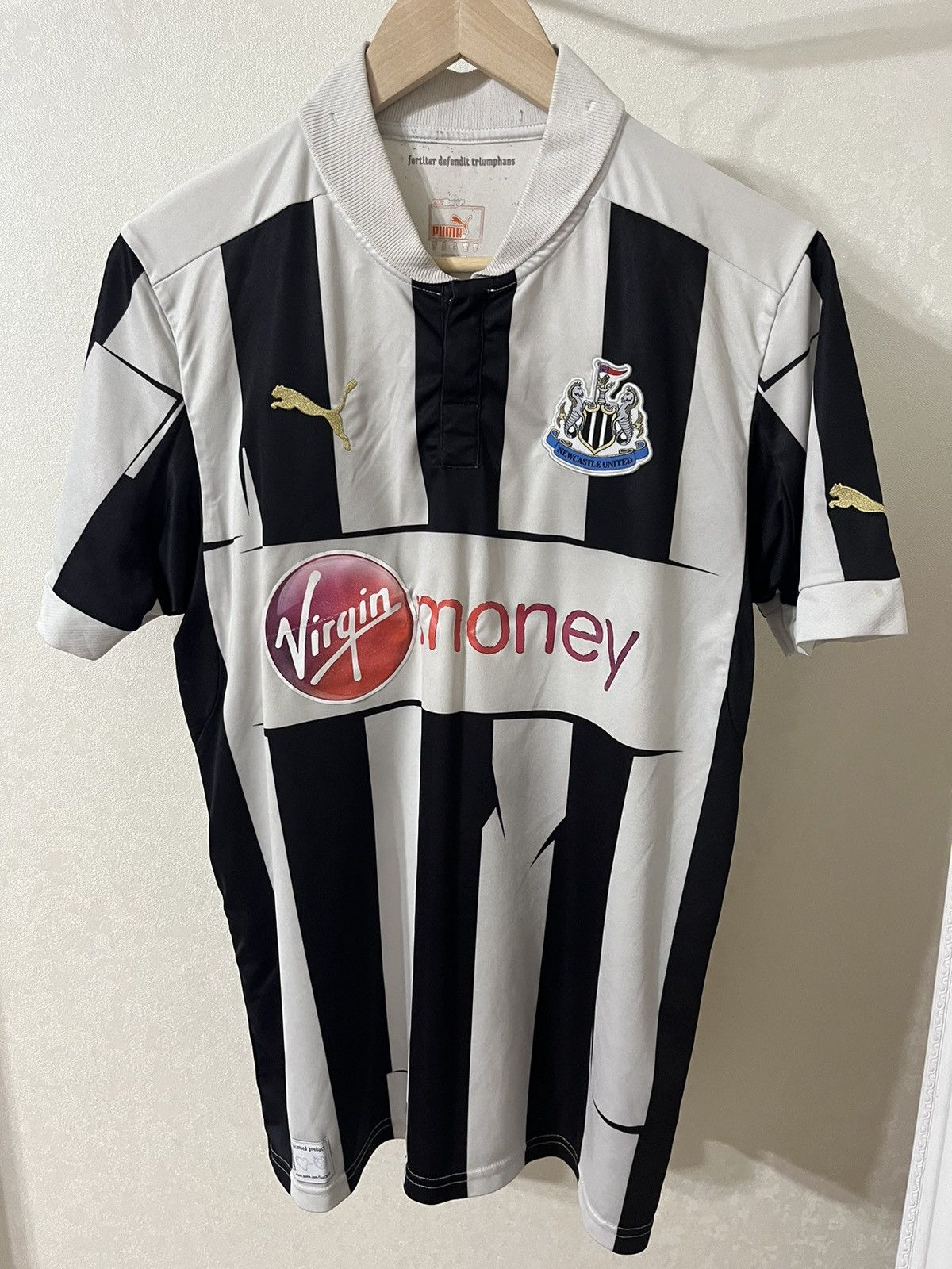 Other Puma Newcastle #10 Ben Arfa 11/12 Home Jersey Size US M / EU 48-50 / 2 - 1 Thumbnail