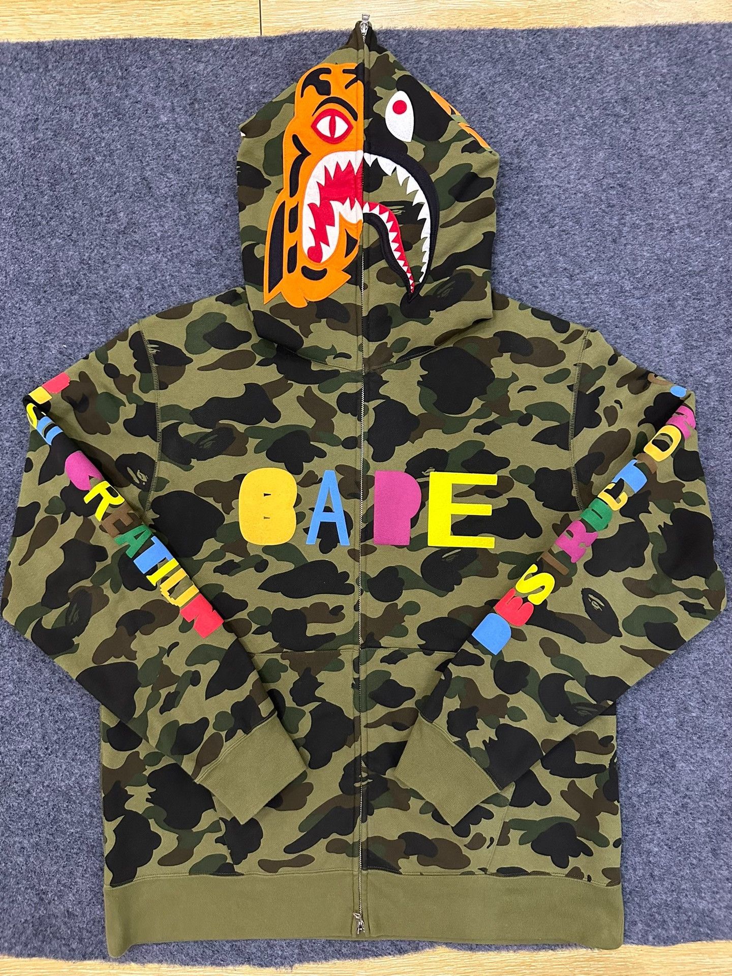 Bape Bape Ready Ade Multi Shark Sweatshirt Size US XXL / EU 58 / 5 - 1 Thumbnail