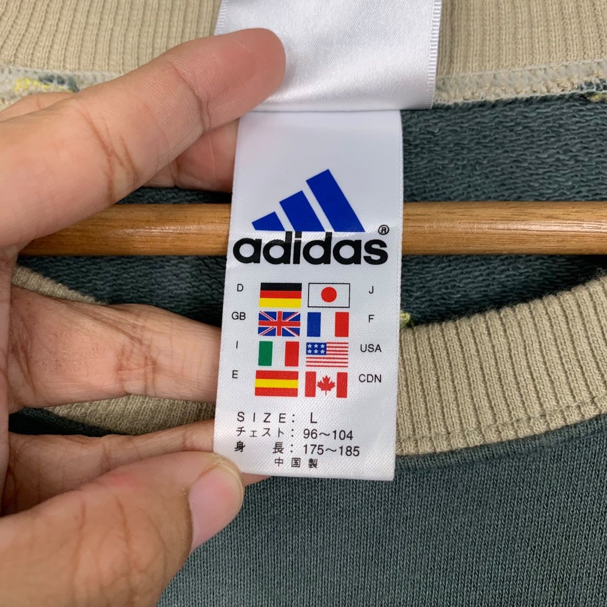 Adidas Vintage ADIDAS Embroidery Small Logo Sweatshirt #1740-C77 Size US L / EU 52-54 / 3 - 12 Thumbnail