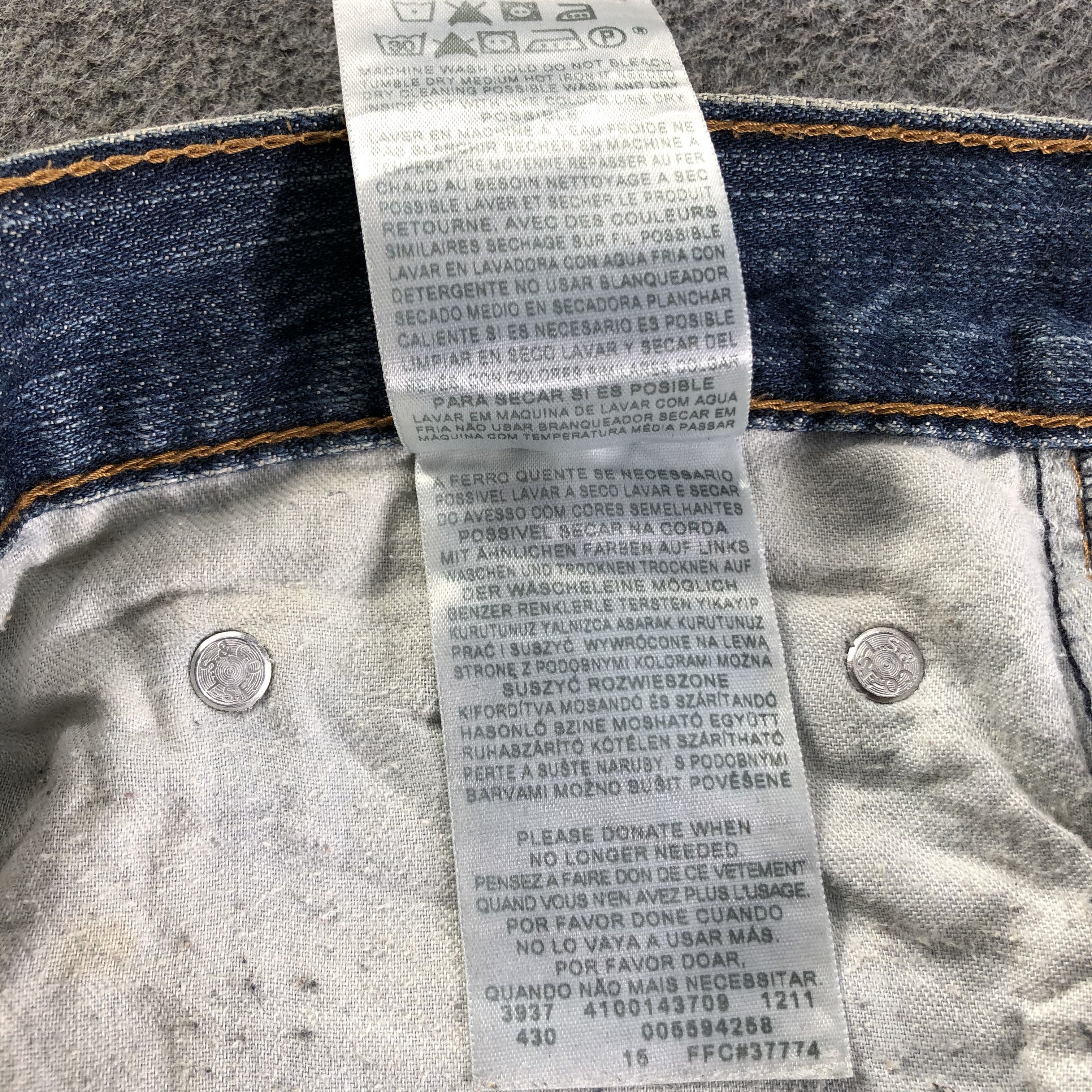 Levi's Vintage Blue Wash Levis 559 Jeans-J3139 Size US 39 - 11 Thumbnail