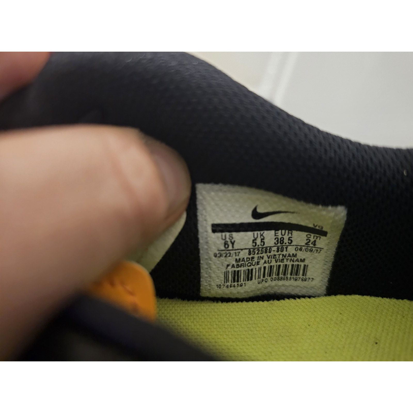 Nike Nike Jr Hypervenom Phelon III FG Kid's 6Y/38.5 Black/Yellow Size US 6 / EU 39 - 11 Thumbnail