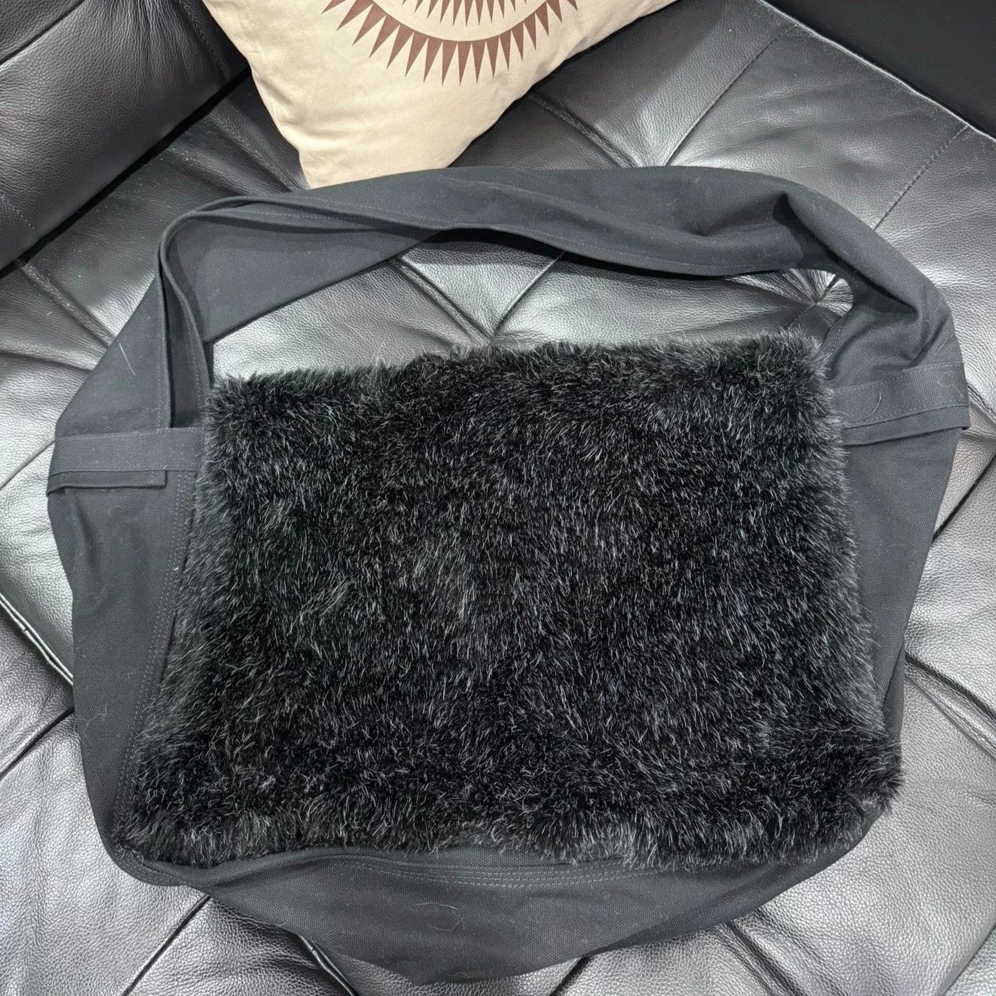 Comme des Garcons Comme des Garcons Fuzzy Hobo Bag Size ONE SIZE - 1 Thumbnail