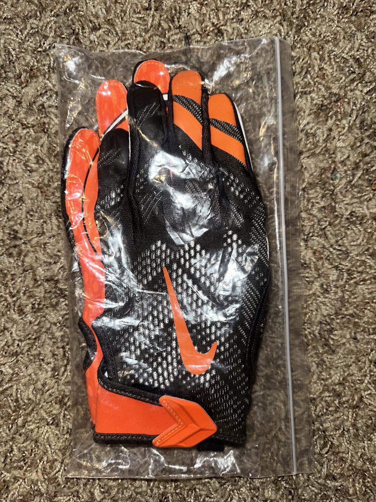 Nike Nike NFL Cleveland Browns Vapor Knit On Field Football Gloves Size ONE SIZE - 1 Thumbnail