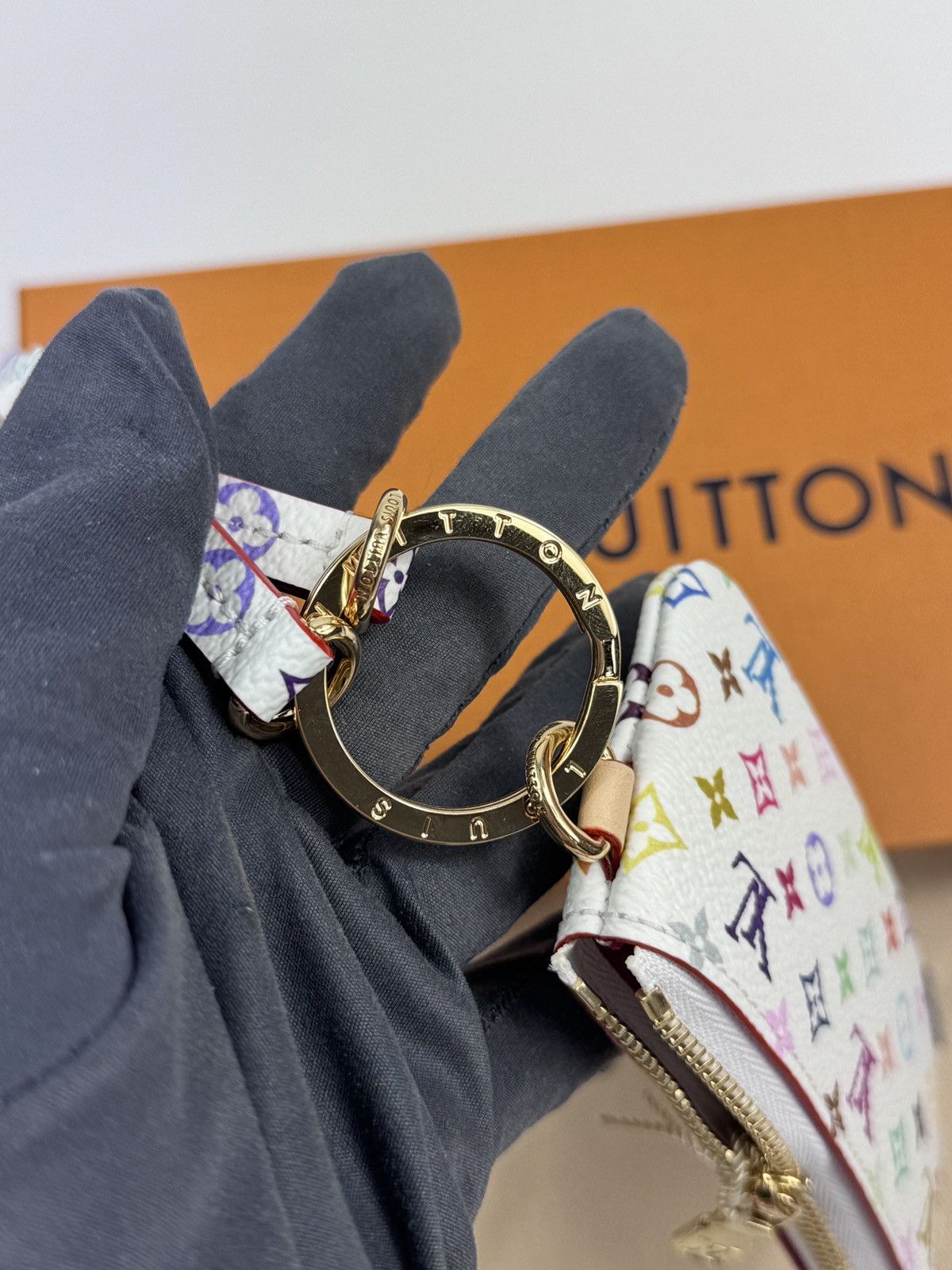 Louis Vuitton × Takashi Murakami LV X TM PHONE HOLDER M14099 Size ONE SIZE - 7 Thumbnail