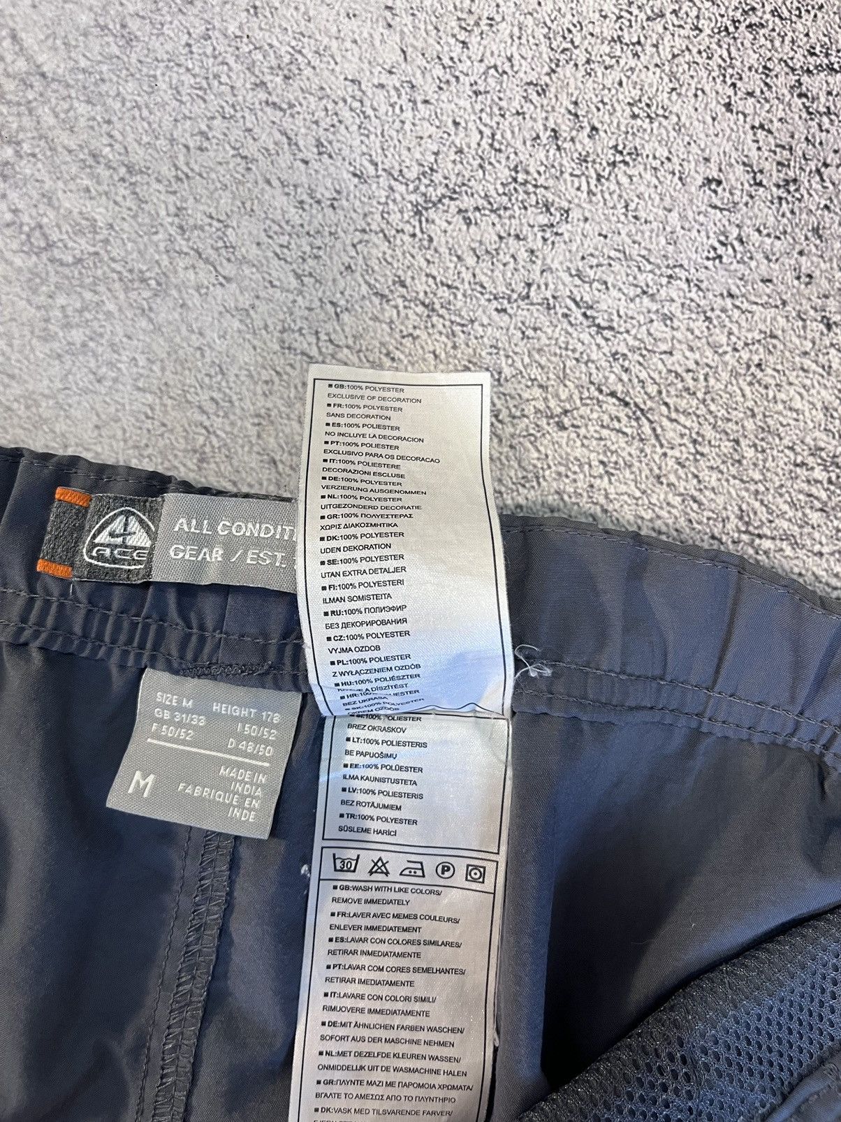 Nike ACG NIKE ACG Mens Pants Vintage Cargo Polyester Made In India Size US 32 / EU 48 - 5 Thumbnail