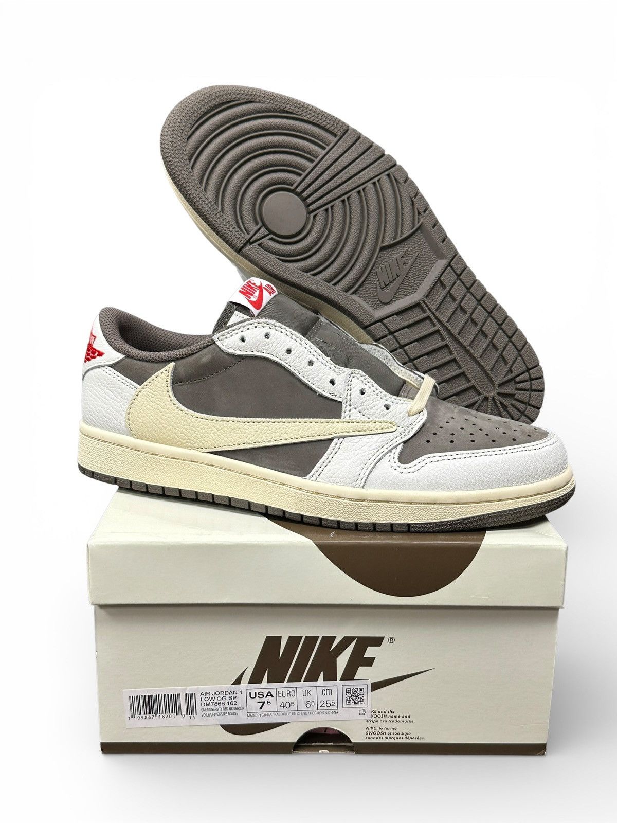 Jordan Brand × Travis Scott Size 7.5 - Jordan 1 Low OG x Travis Scott Reverse Mocha Low Size US 7.5 / EU 40-41 - 1 Thumbnail