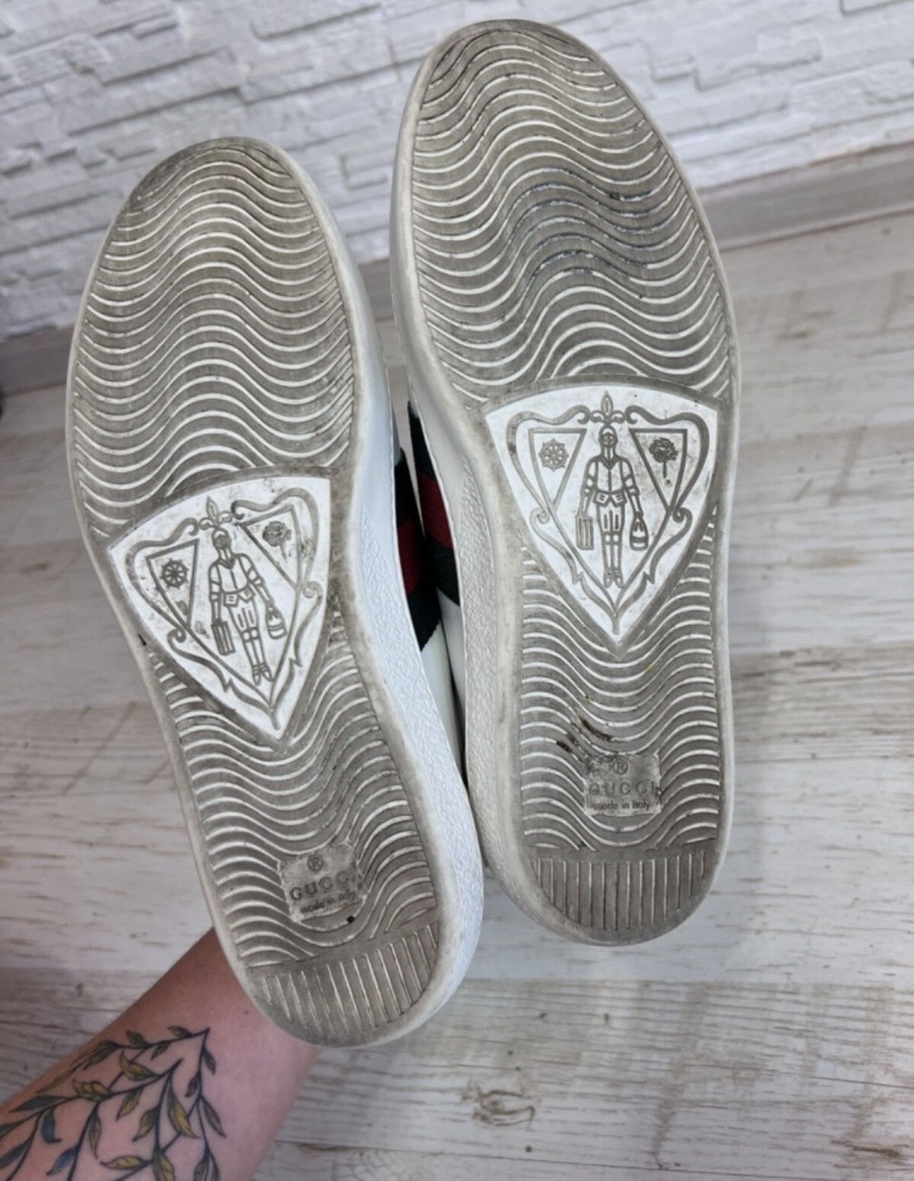Gucci Gucci Ace Leather Sneakers Bee Embroidery Size 7.5 Designer Size US 8 / EU 41 - 7 Thumbnail