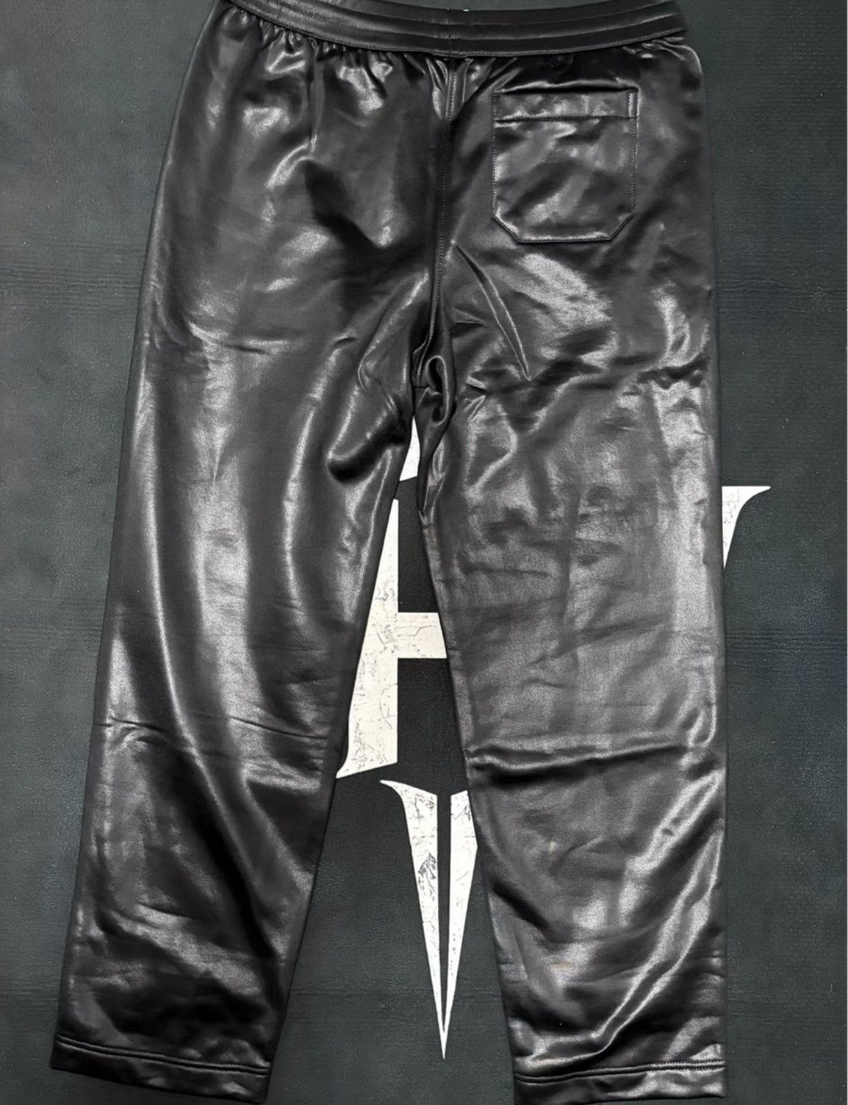 Helmut Lang Helmut Lang Basalt Black Special Material Sweatpants Size US 36 / EU 52 - 2 Thumbnail