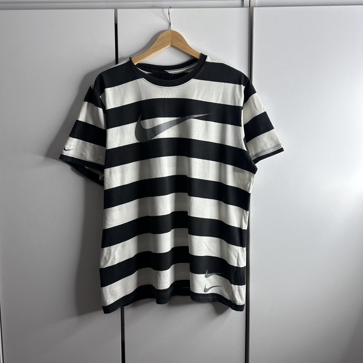 Nike Nike Big Logo Rare T shirt Size US XL / EU 56 / 4 - 1 Thumbnail