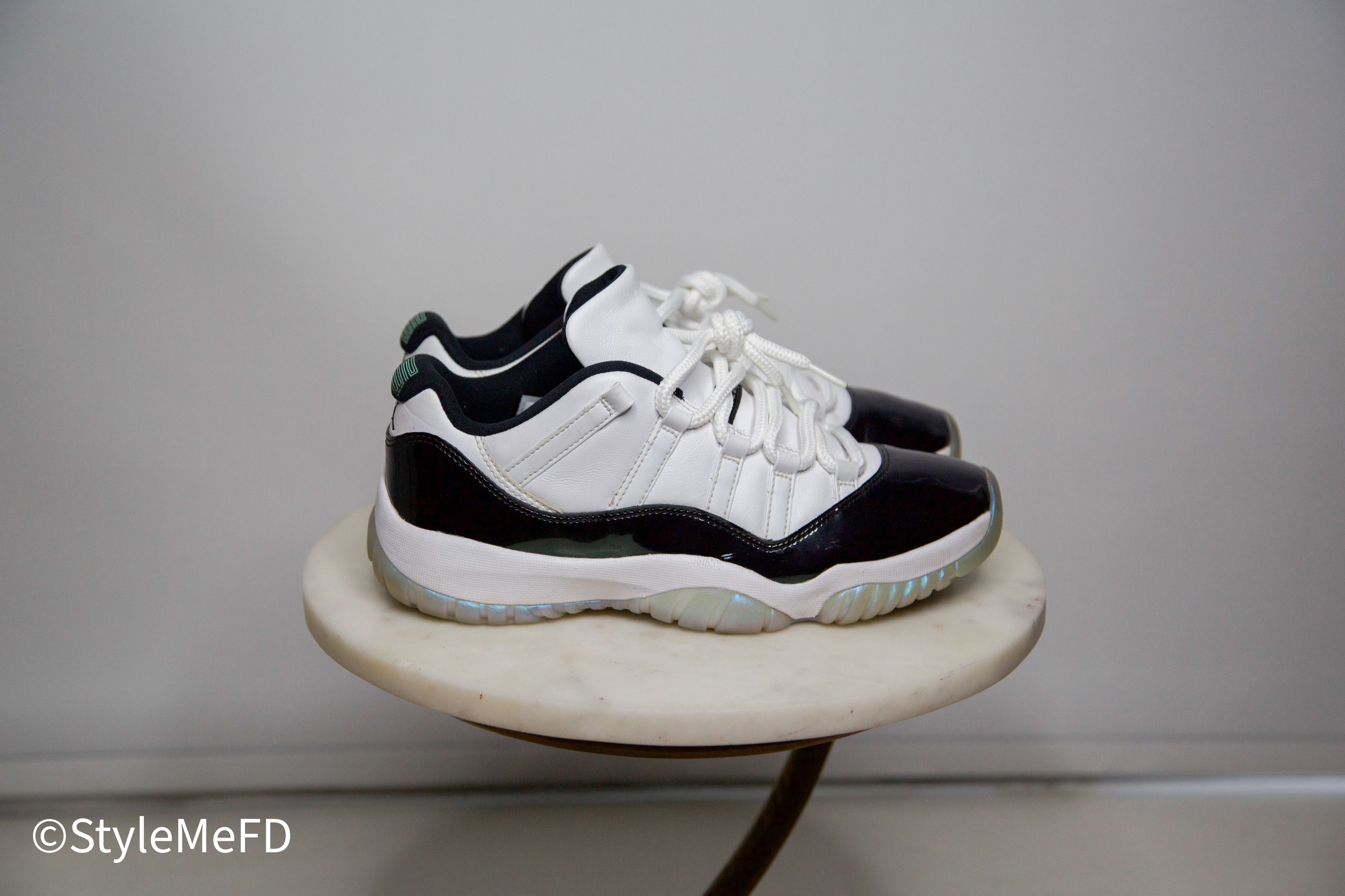 Jordan Brand NIKE AIR JORDAN 11 LOW IN "EMERALD IRIDESCENT" Size US 9 / EU 42 - 4 Thumbnail