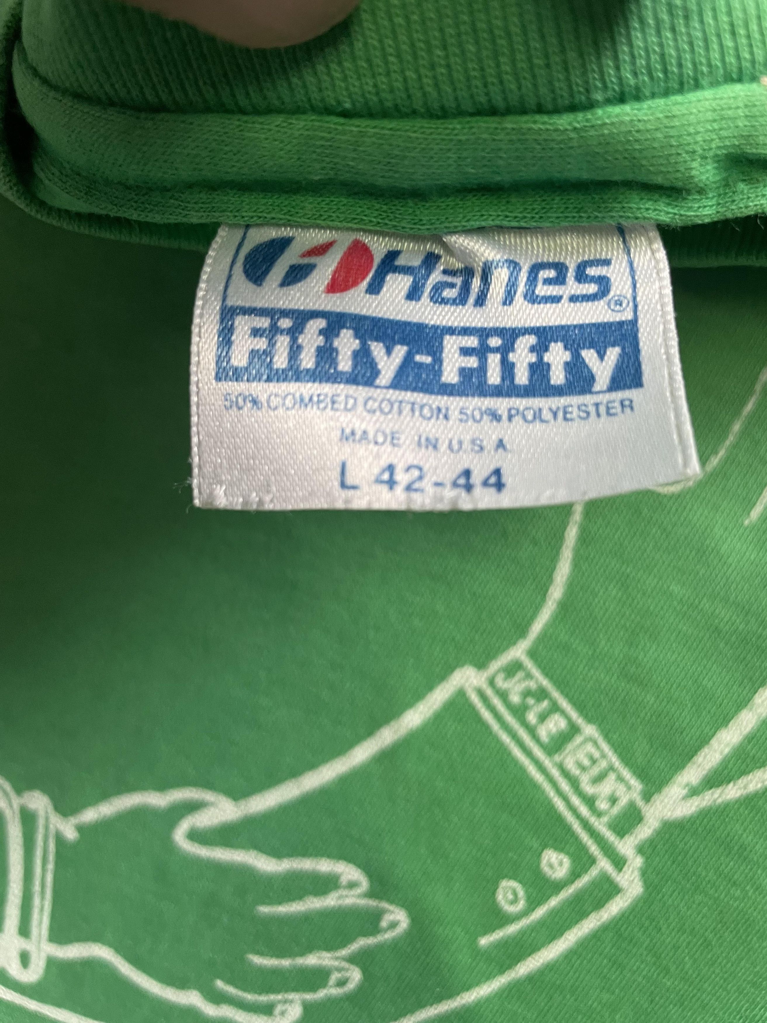 Hanes Vintage Holding Hands Design Tshirt Size US M / EU 48-50 / 2 - 7 Thumbnail