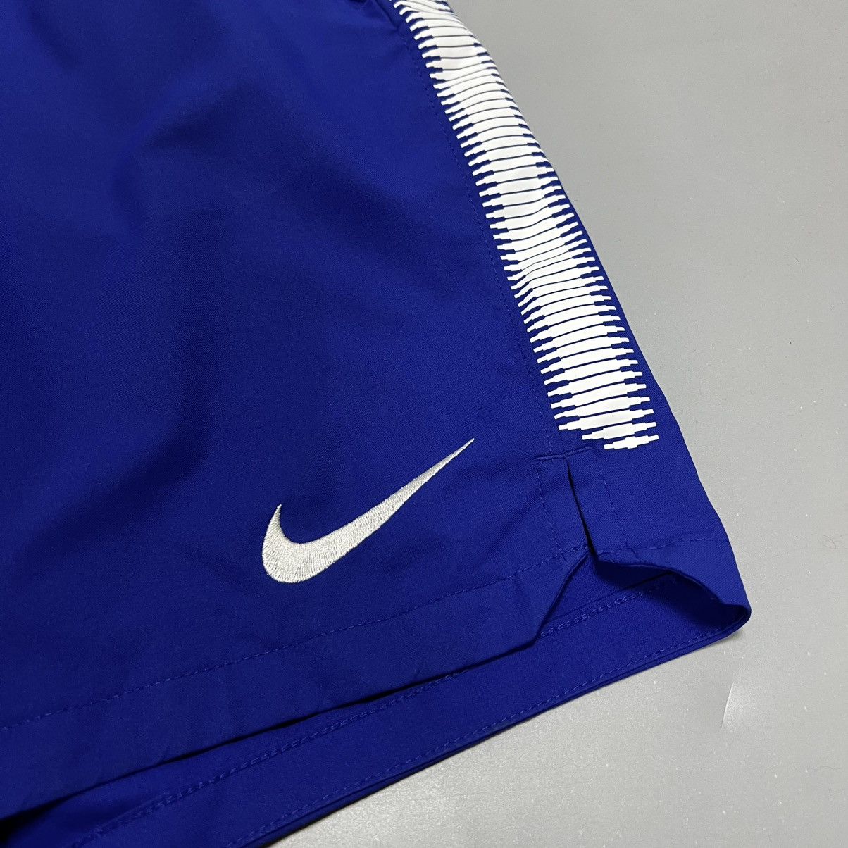 Chelsea Soccer × Nike Nike Chelsea Shorts Size US 34 / EU 50 - 6 Thumbnail