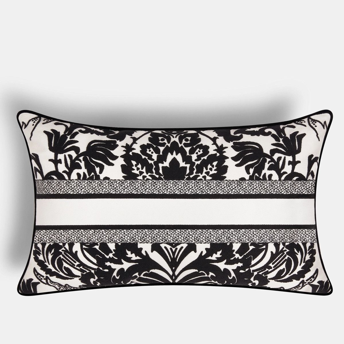 Dior o1bcso1str0624 Size: OS / Pillow in Black Size ONE SIZE - 2 Thumbnail