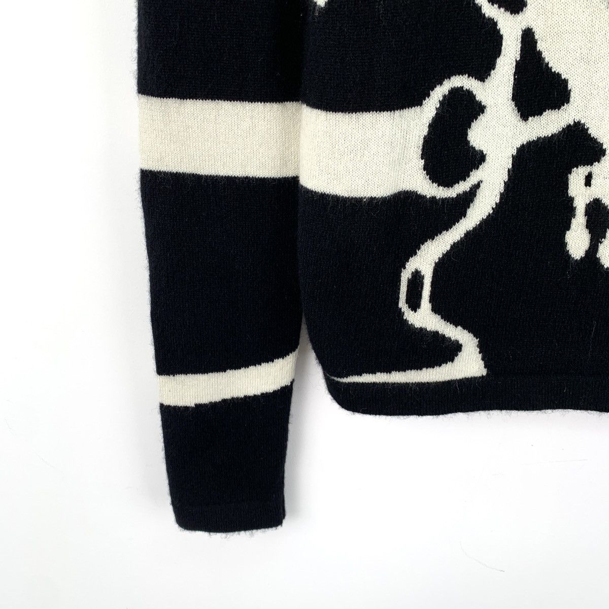 Hermes Hermes Black Pattern Jacquard Crew Neck Knit Sweater K26WX Size XS / US 0-2 / IT 36-38 - 4 Thumbnail