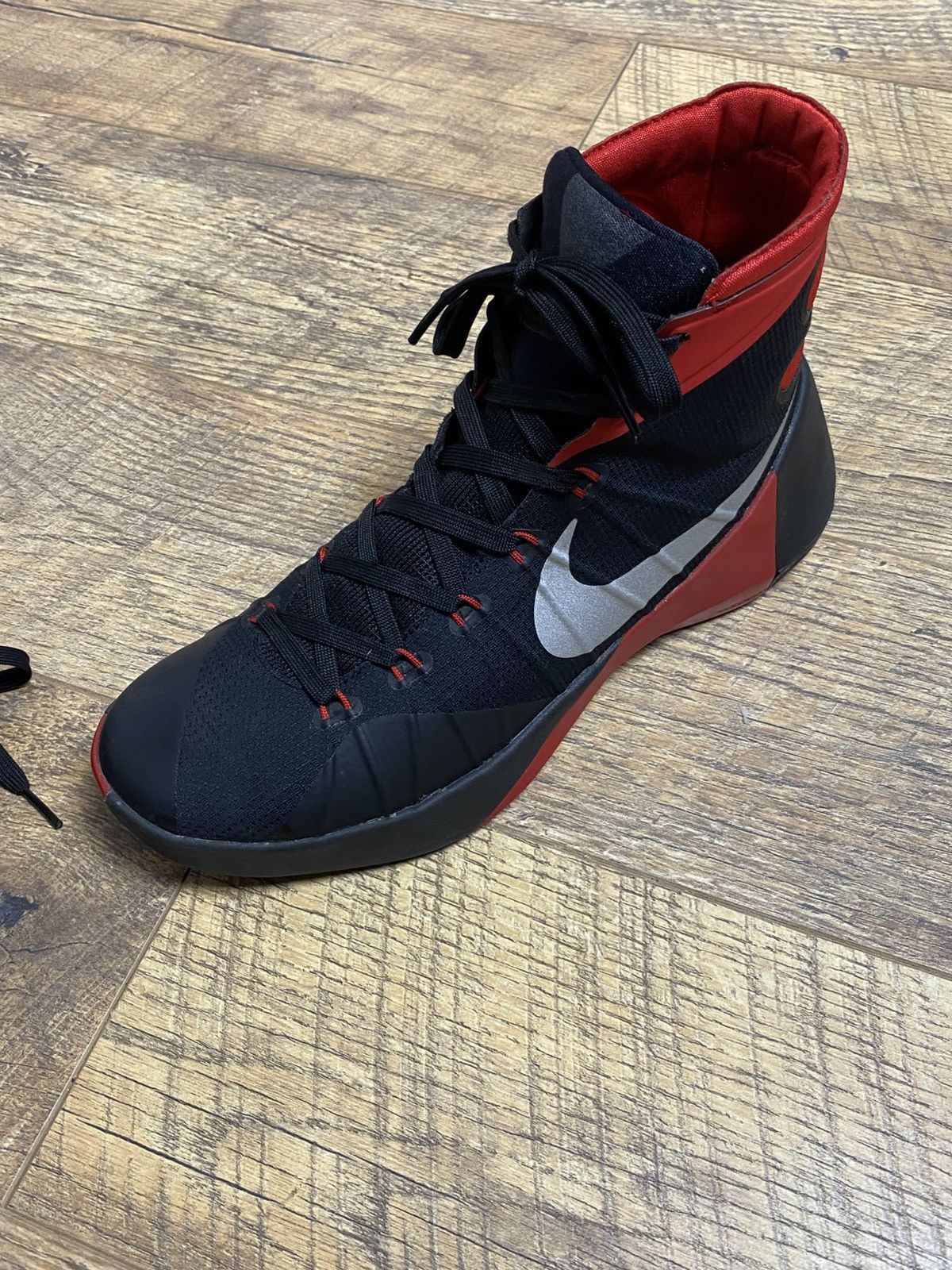 Nike Nike Hyperdunk 2015 "Bred" Futuristic High Top Rare Size US 8.5 / EU 41-42 - 3 Thumbnail