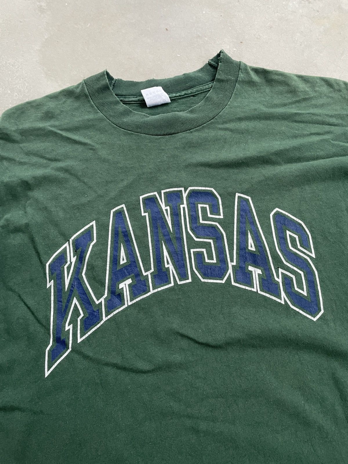 Vintage VINTAGE KANSAS COLLEGIATE TEE WELL FADED Size US XL / EU 56 / 4 - 2 Thumbnail