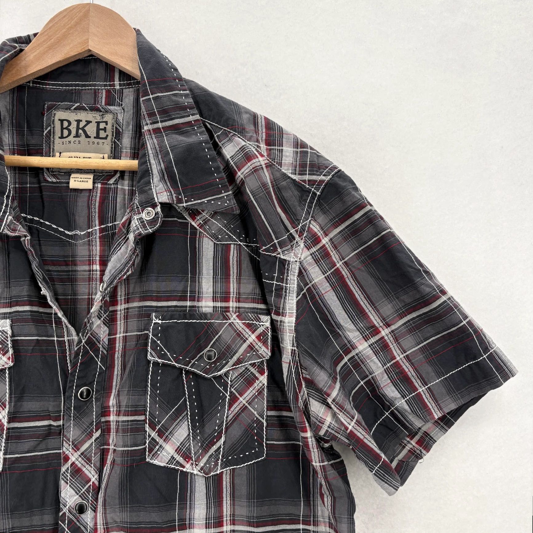 BKE BKE Shirt Mens XL Black Red Plaid Slim Fit Short Sleeve Button Front Western Y2K Size US XL / EU 56 / 4 - 2 Thumbnail