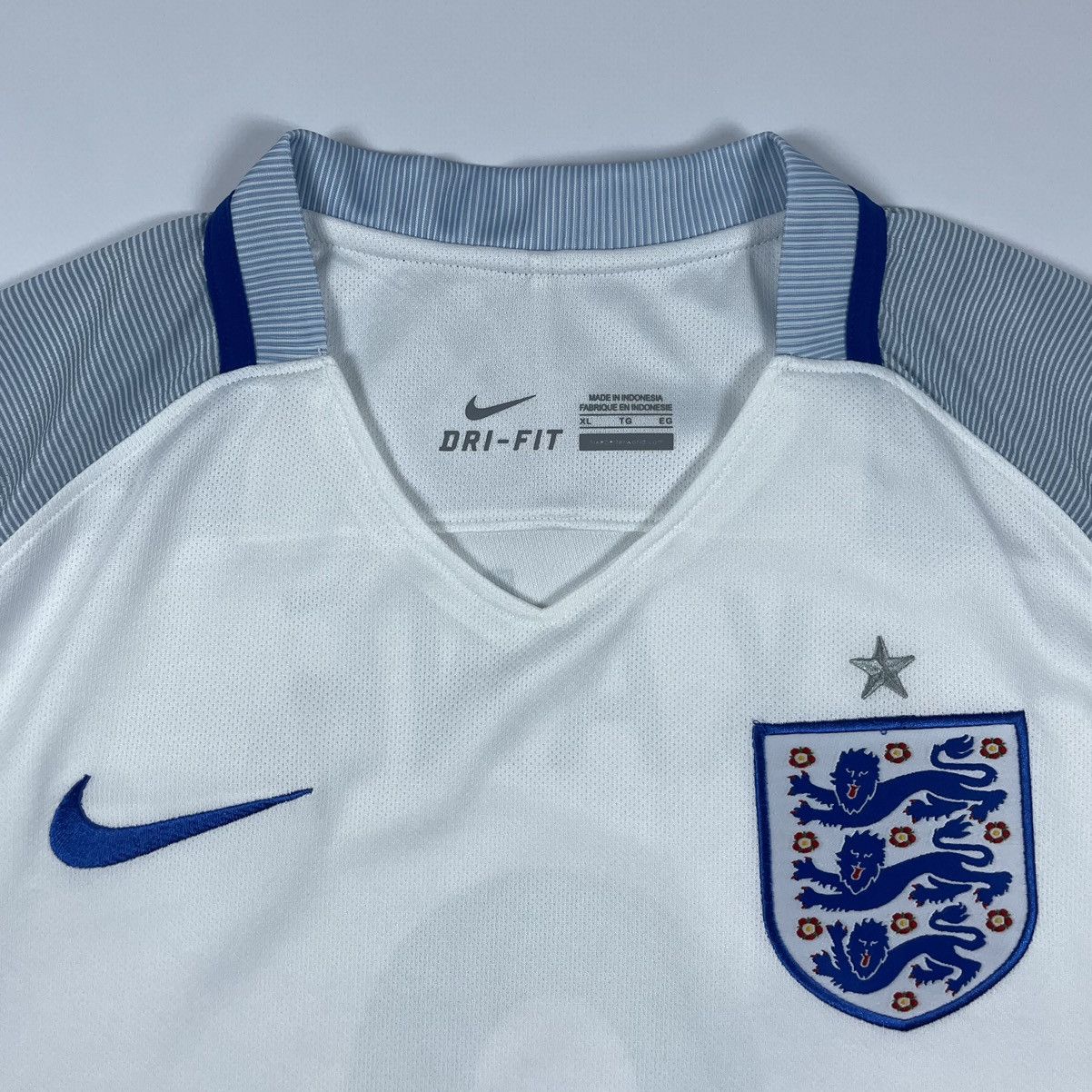 Nike Nike England Harry Kane #9 Soccer Jersey Size US XL / EU 56 / 4 - 7 Thumbnail