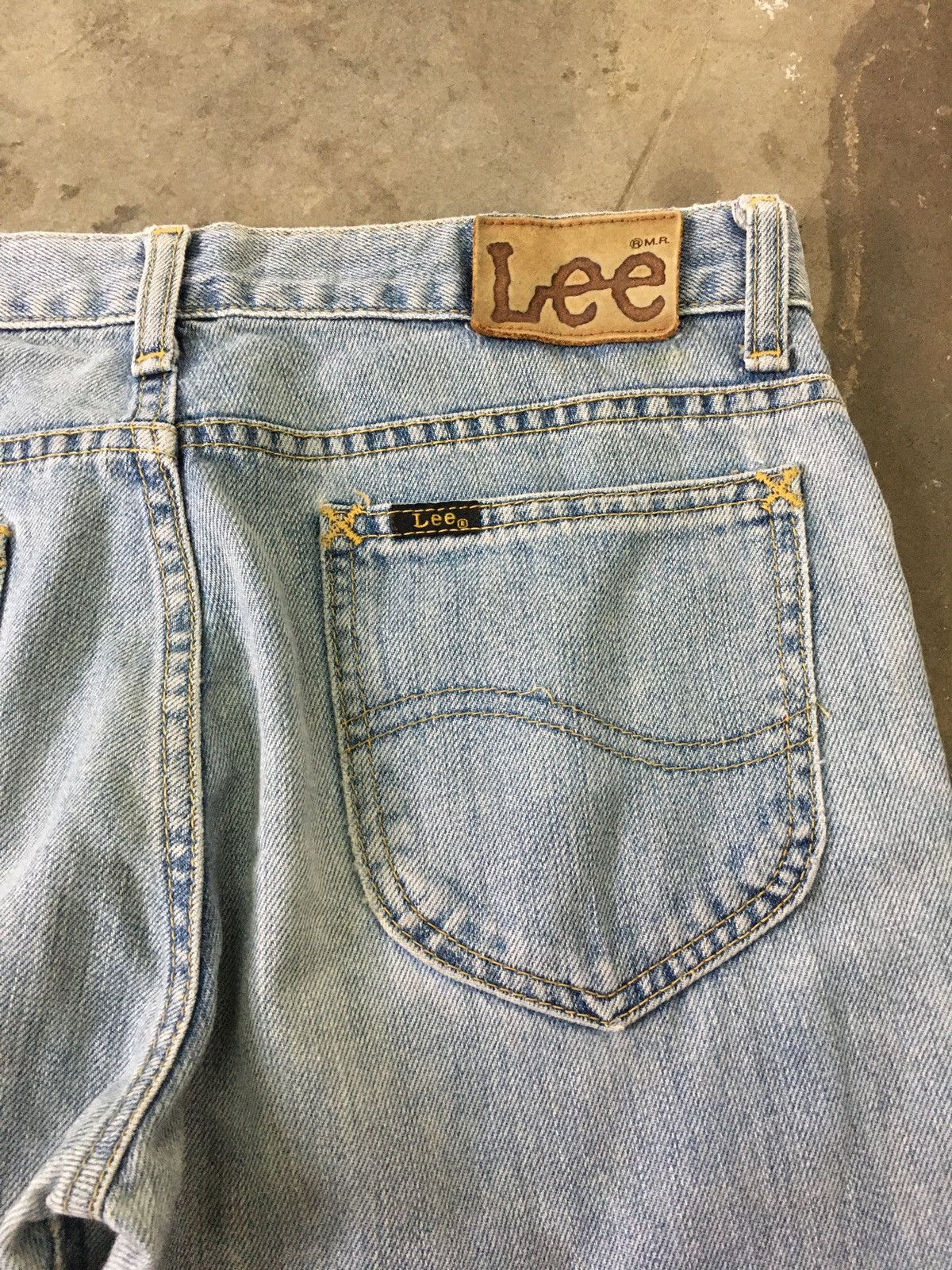 Japanese Brand × Lee Distressed Lee Flare Jeans (15) Size 30" / US 8 / IT 44 - 4 Thumbnail
