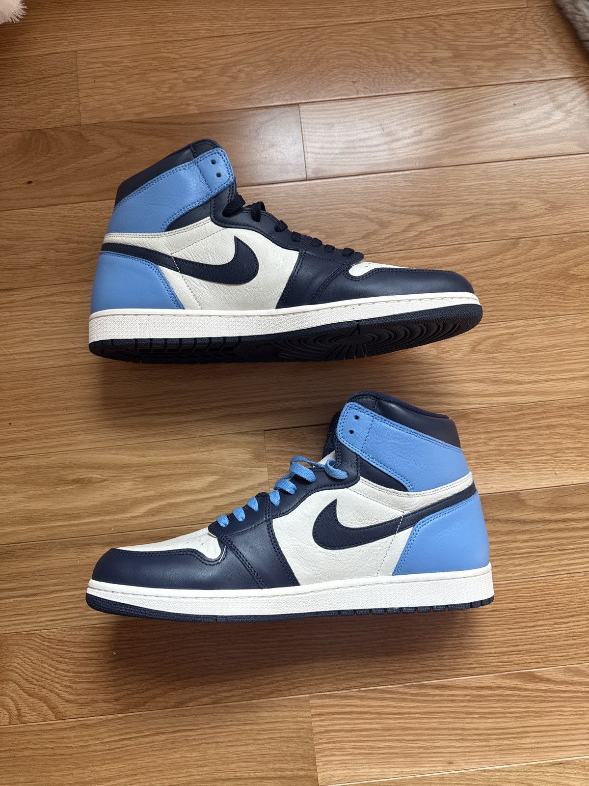 Air Jordan 1 Retro High OG Obsidian UNC