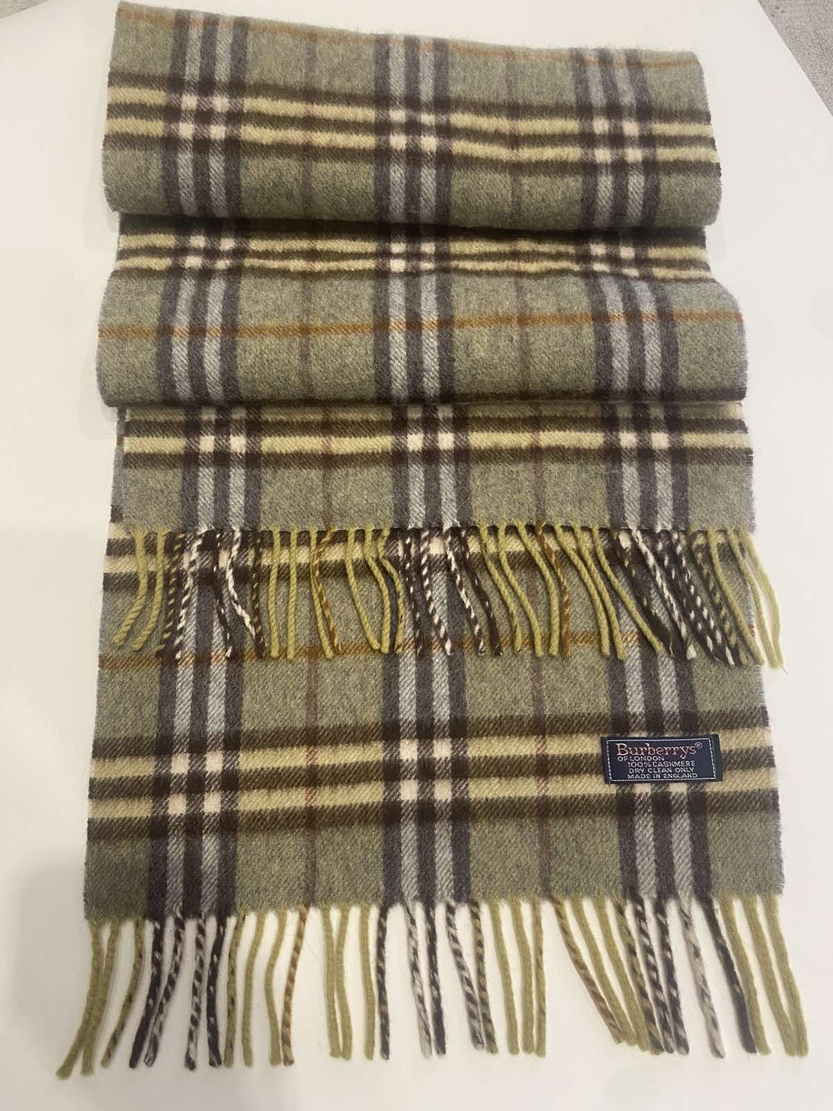 Burberry Vintage Burberrys Cashmere Scarf Olive Green Nova Check Size ONE SIZE - 1 Thumbnail