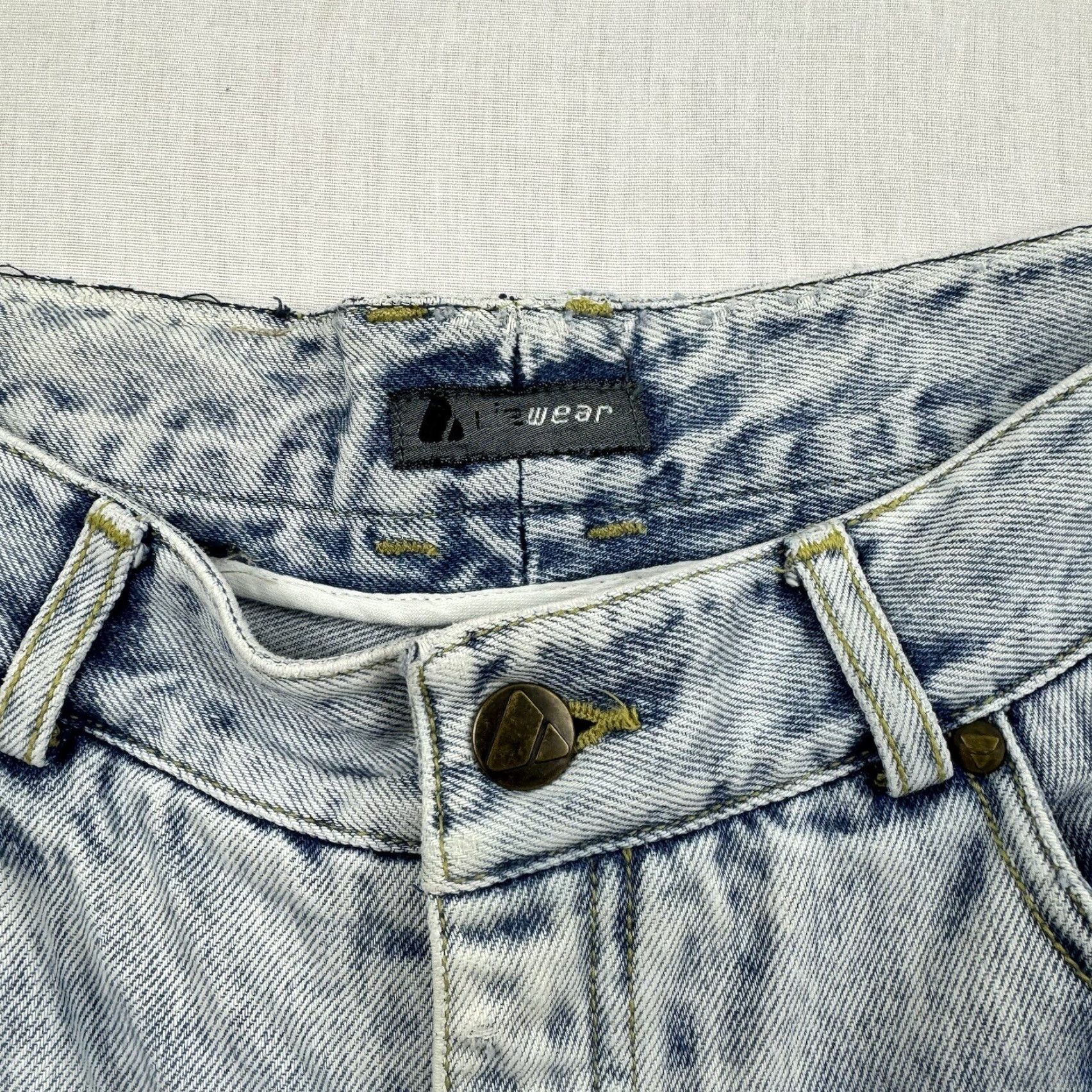 Vintage VINTAGE LizWear Jeans Womens 12 Blue High Waist Mom Jeans 90s Grunge Light Wash Jeans 90s Womens Size 34" / US 12 / IT 48 - 3 Thumbnail