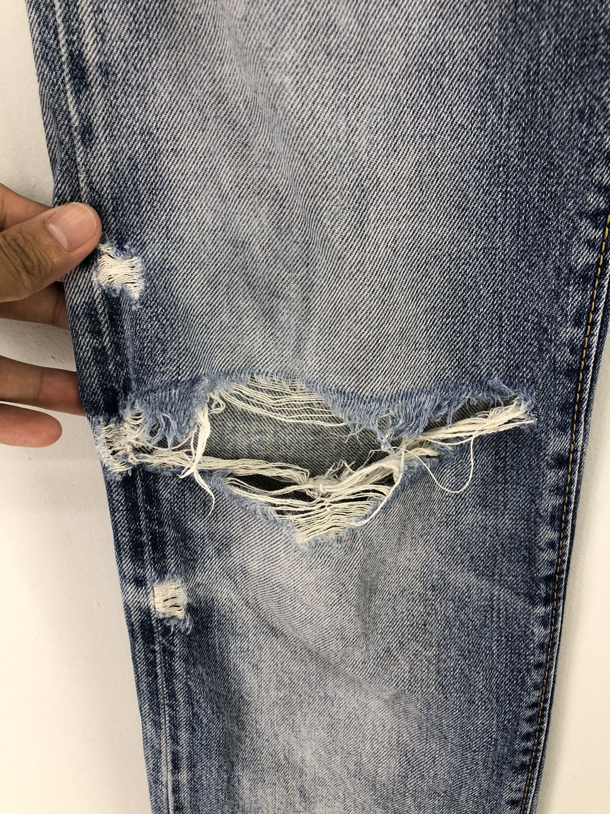 Diesel Vintage Diesel Blue Eyecons 2015/2 Edition Distressed Jeans Size US 28 / EU 44 - 12 Thumbnail